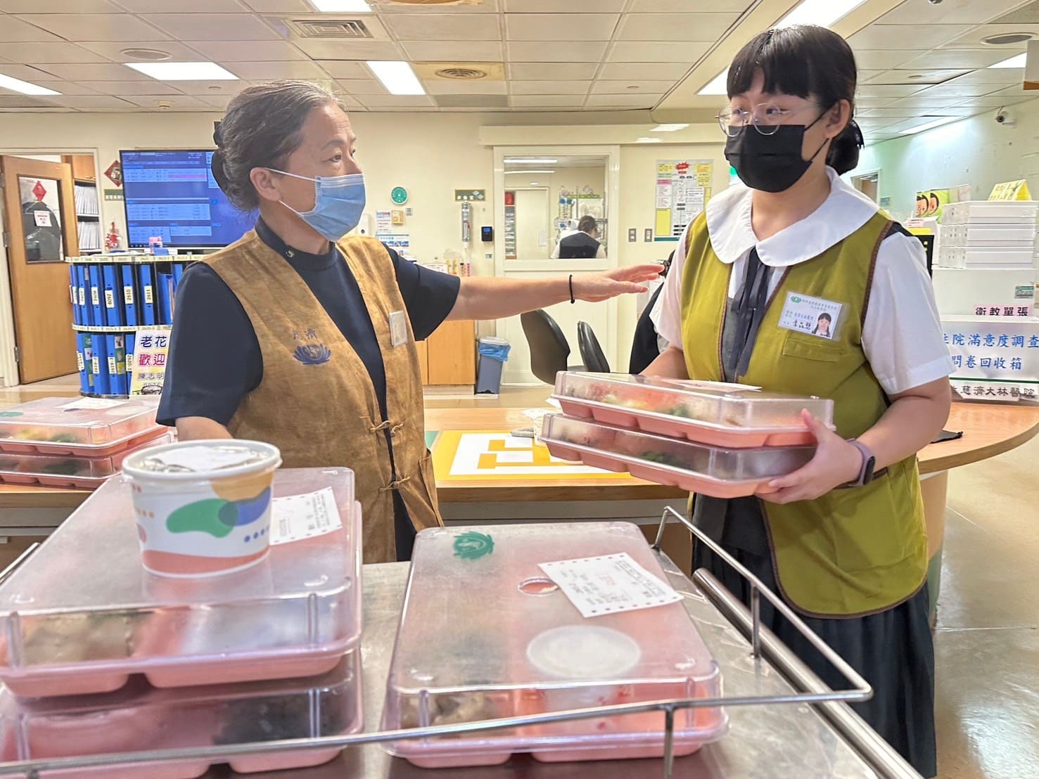 有定點師姑全程陪伴,同學在醫院志工行安心不惶恐。