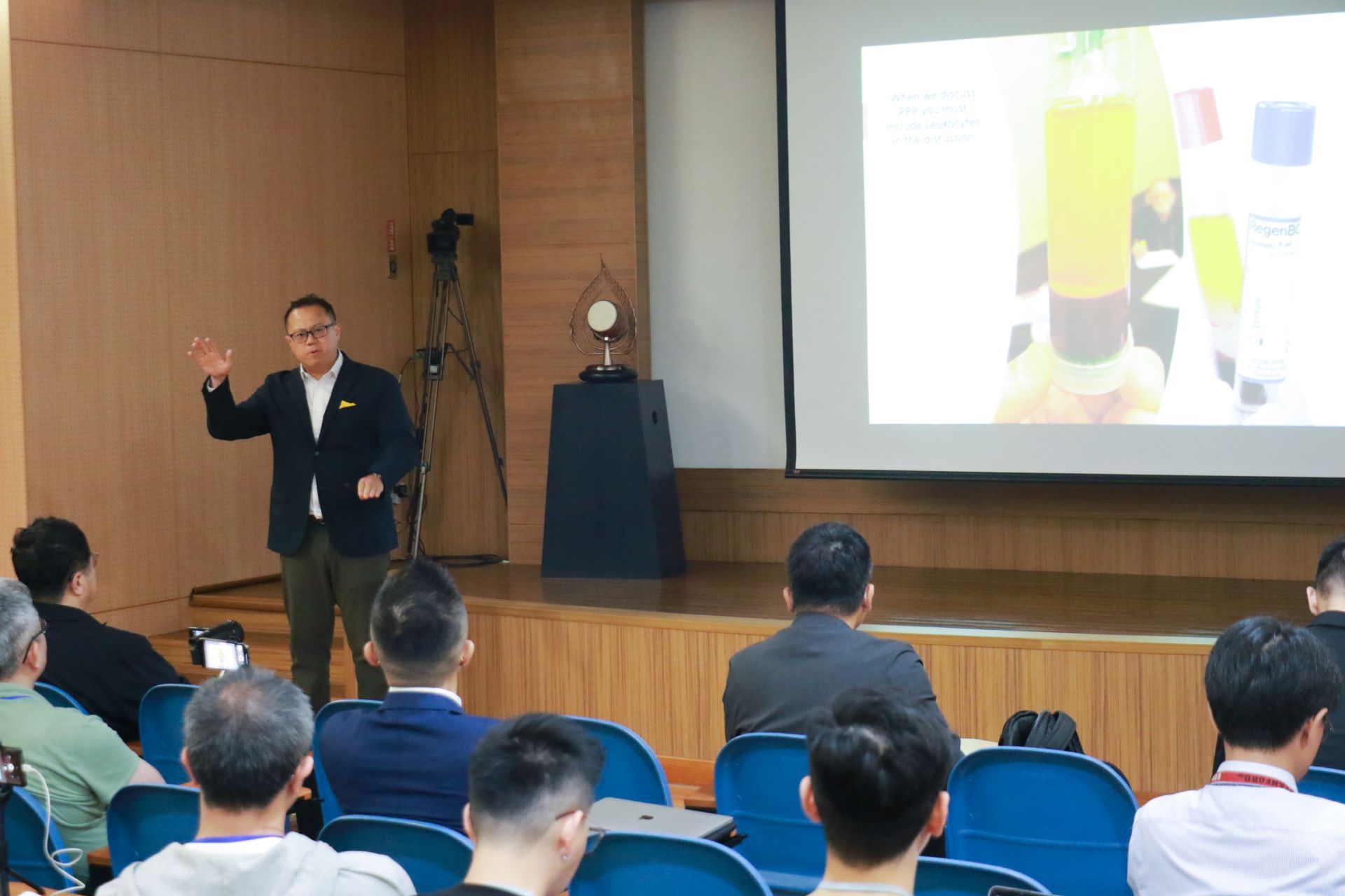 放射線多重影像導引設備可提供一般放射線影像供醫師參考。