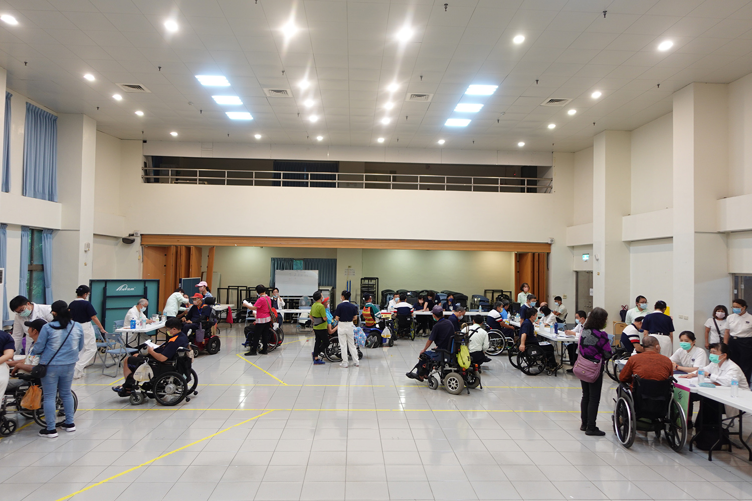 慈濟中區脊髓損傷醫療重建中心在社團法人南投縣脊髓損傷者協會辦理義診活動。