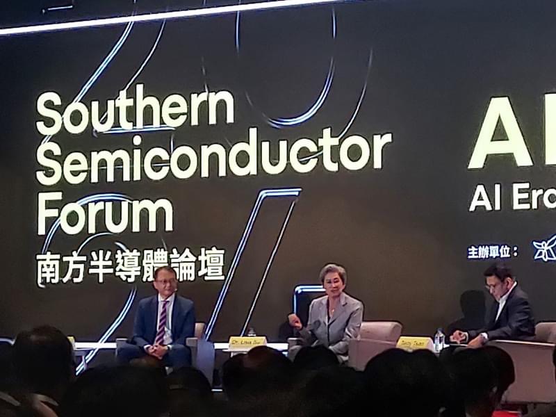親臨現場聆聽大師的洞燭先機，開拓臺南慈中師生視野，跟上科學時代的步伐。