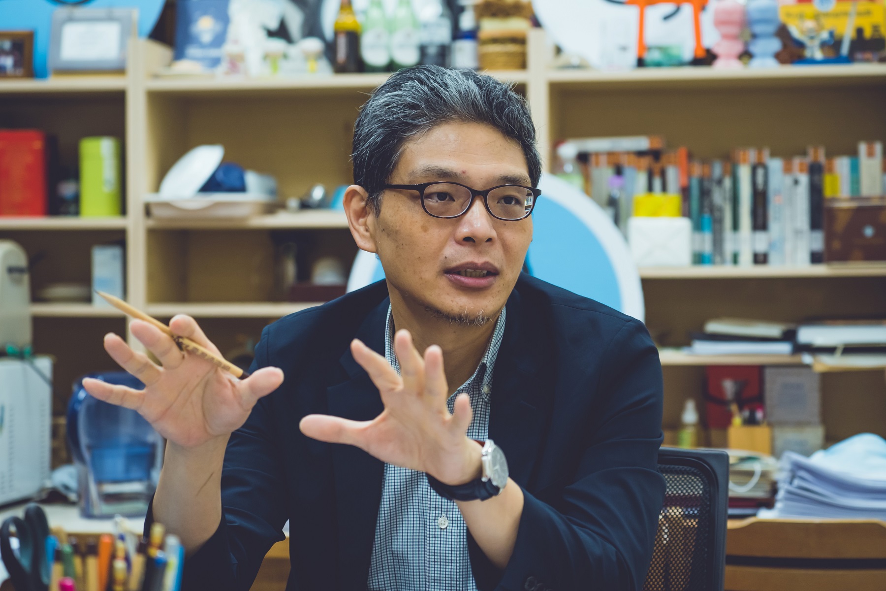 黃俊儒修正教學方式與授課內容,因而誕生了通識領域的「科學新聞與生活」課程