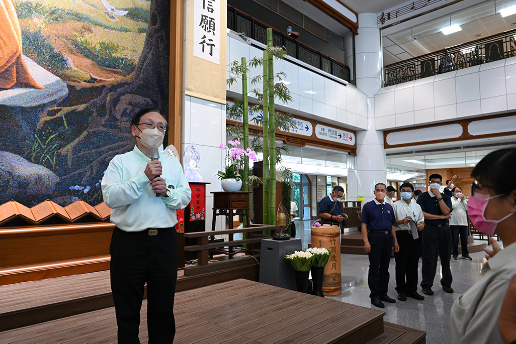 簡守信院長感謝全體同仁與慈濟志工的付出，透過這次大掃除，不僅凝聚大家的心也讓台中慈濟醫院能夠被看見。