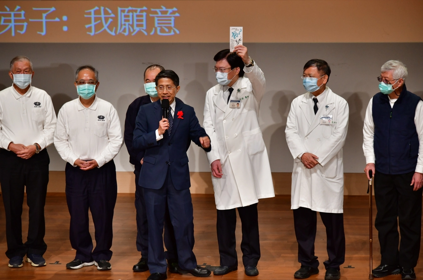 「進到慈濟大家庭變成一家人,這個是我們累生累世的福報。」趙院長表示,人醫團隊都是有福報、有愛心的人聚在一起造福,結好緣,大家共同學習成長。