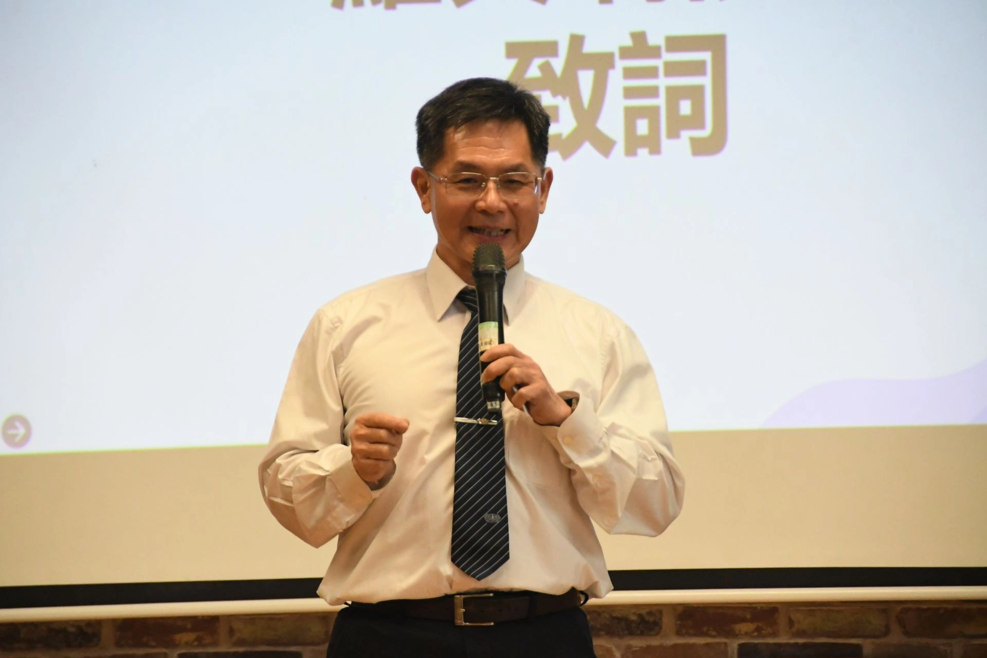 慈濟科技大學校長羅文瑞表示,既能嘉惠學生,降低經濟壓力,又能回饋苗栗基層醫療,非常有意義。