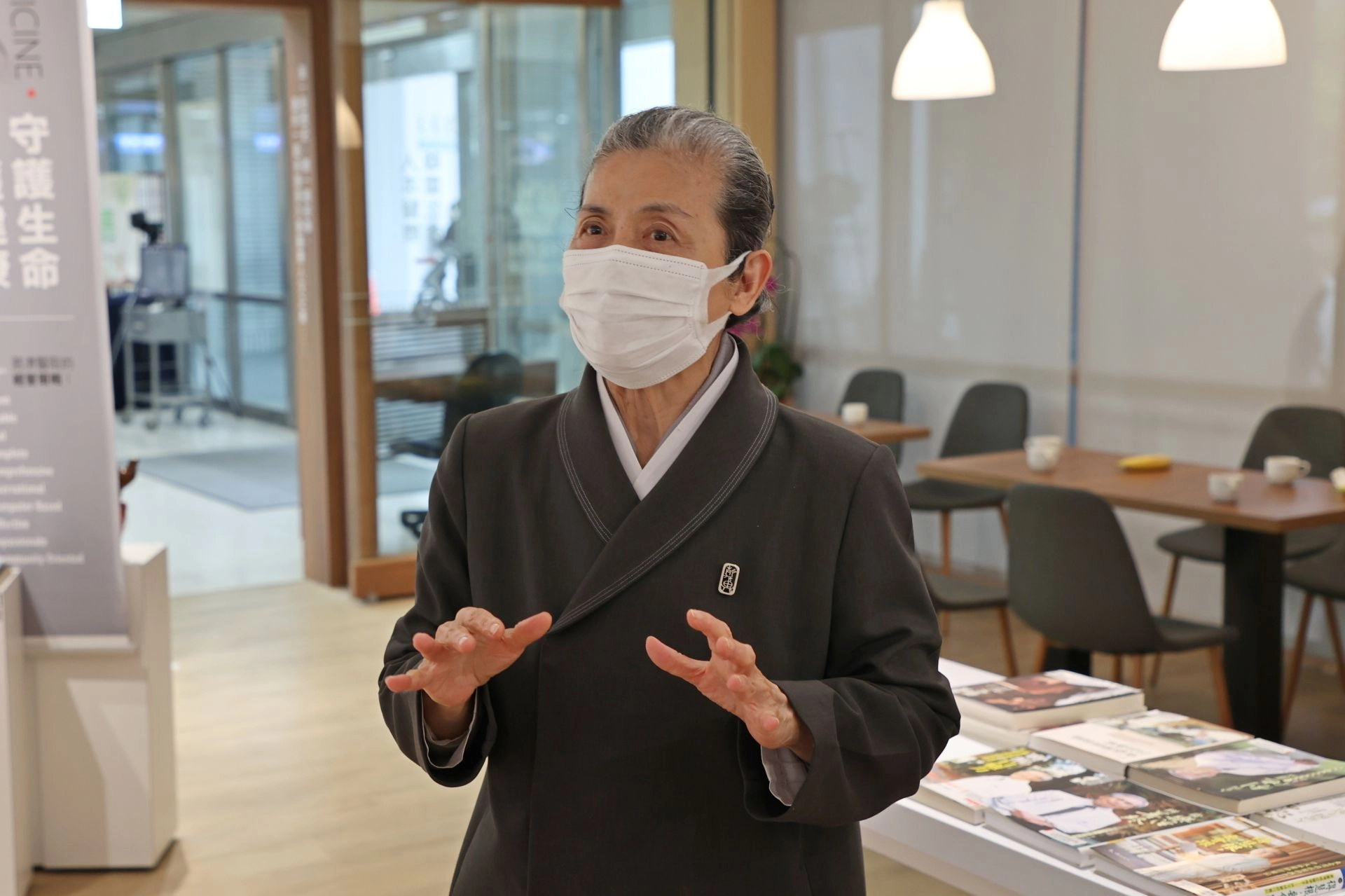 志工室主任顏惠美說,今年結合營養科共同來設計菜單,希望藉由營養師的專業讓素食不只美味,還有滿滿的營養,讓同仁吃的更安心。