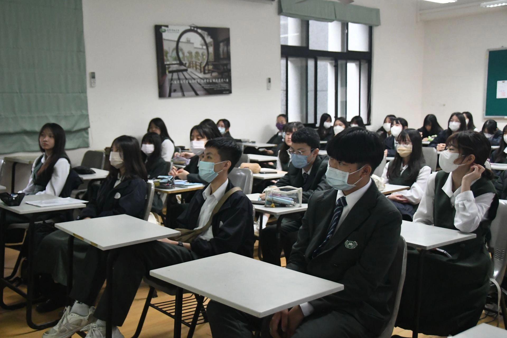 課程打破單一文化的主導,豐富學生的社會語言。