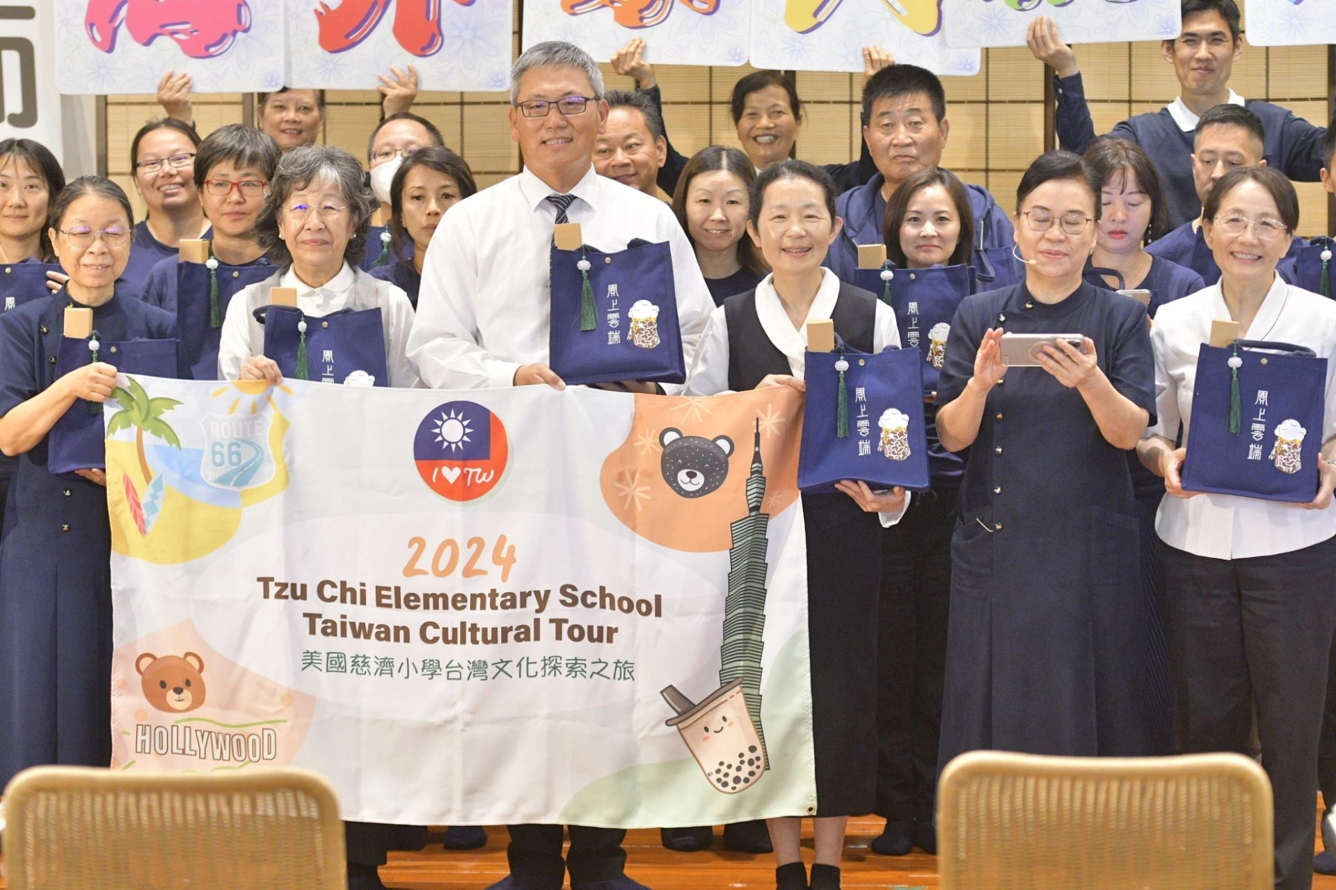 美國慈濟核桃小學親臨高雄讀書會感受美雲老師熱情主持,妙語如珠的串連帶動活力四射。