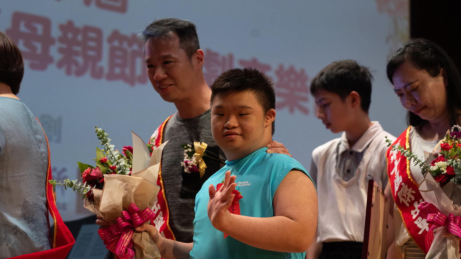 本屆獲選傑出單親家長的唯一男性黃先生,離婚後努力工作並細心照顧孩子,積極培養其生活上各項技能。圖/國際單親兒童文教基金會提供。