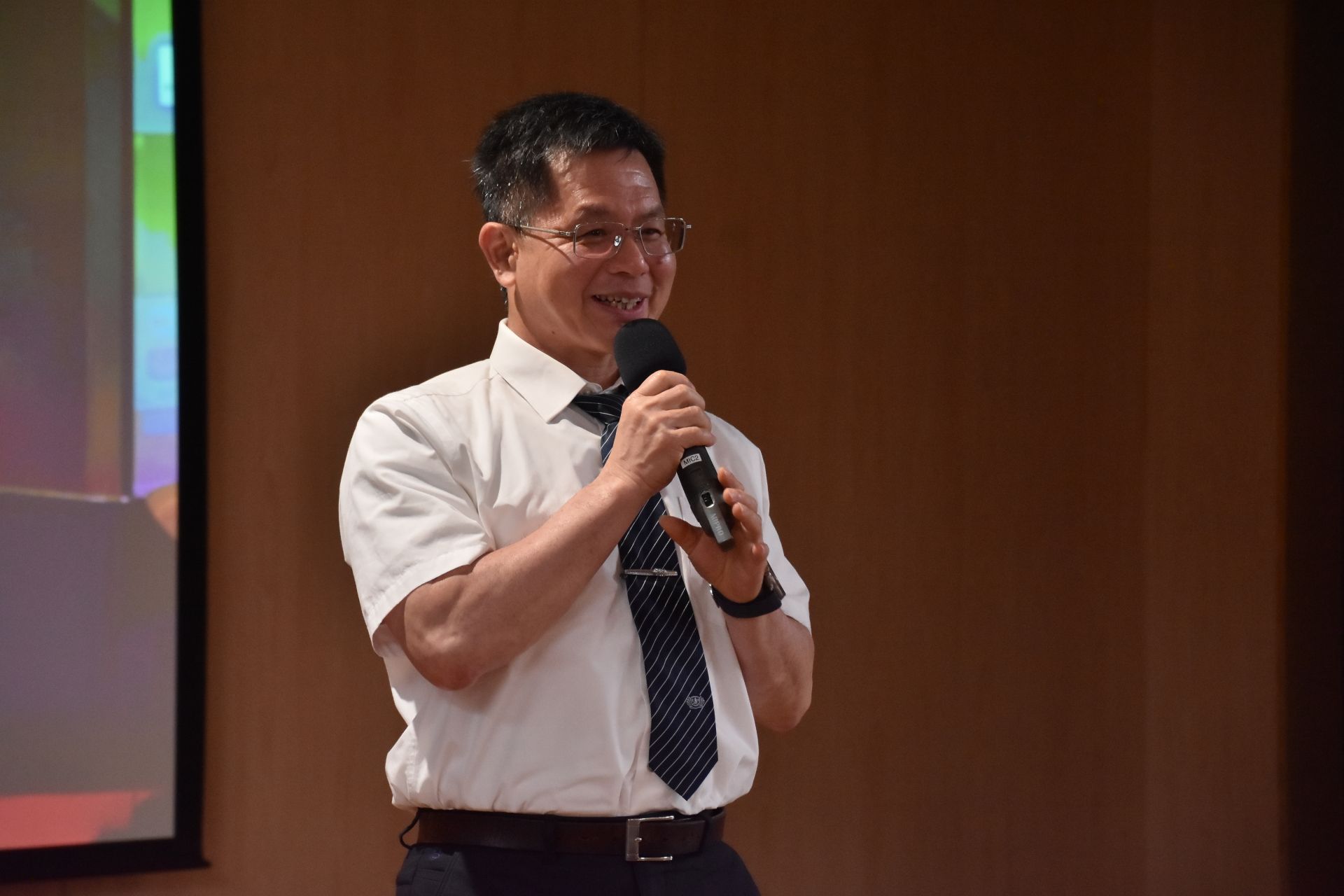 校長羅文瑞提醒,學生要懂得自制、自律和自我管理,把心思放在讀書上。
