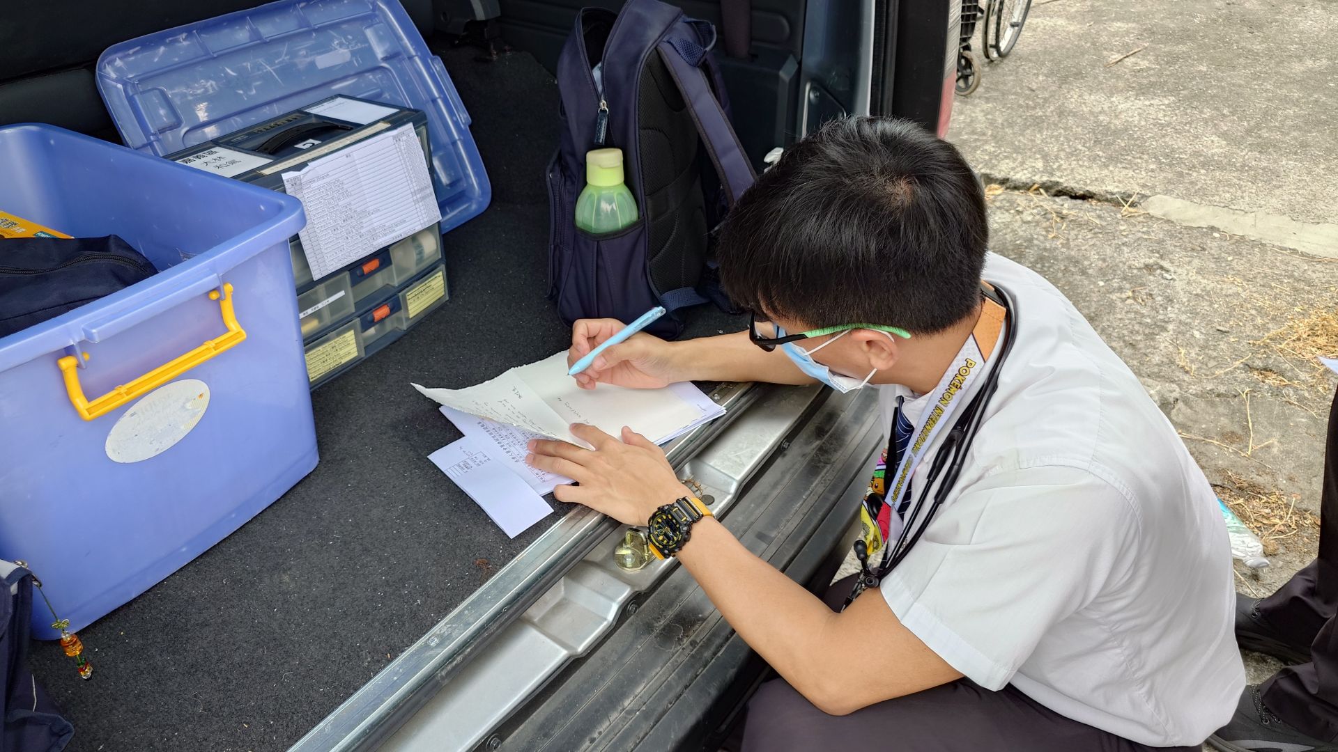 患者因未回診,沒有藥物治療,張愷杰醫師寫字條留給家屬。