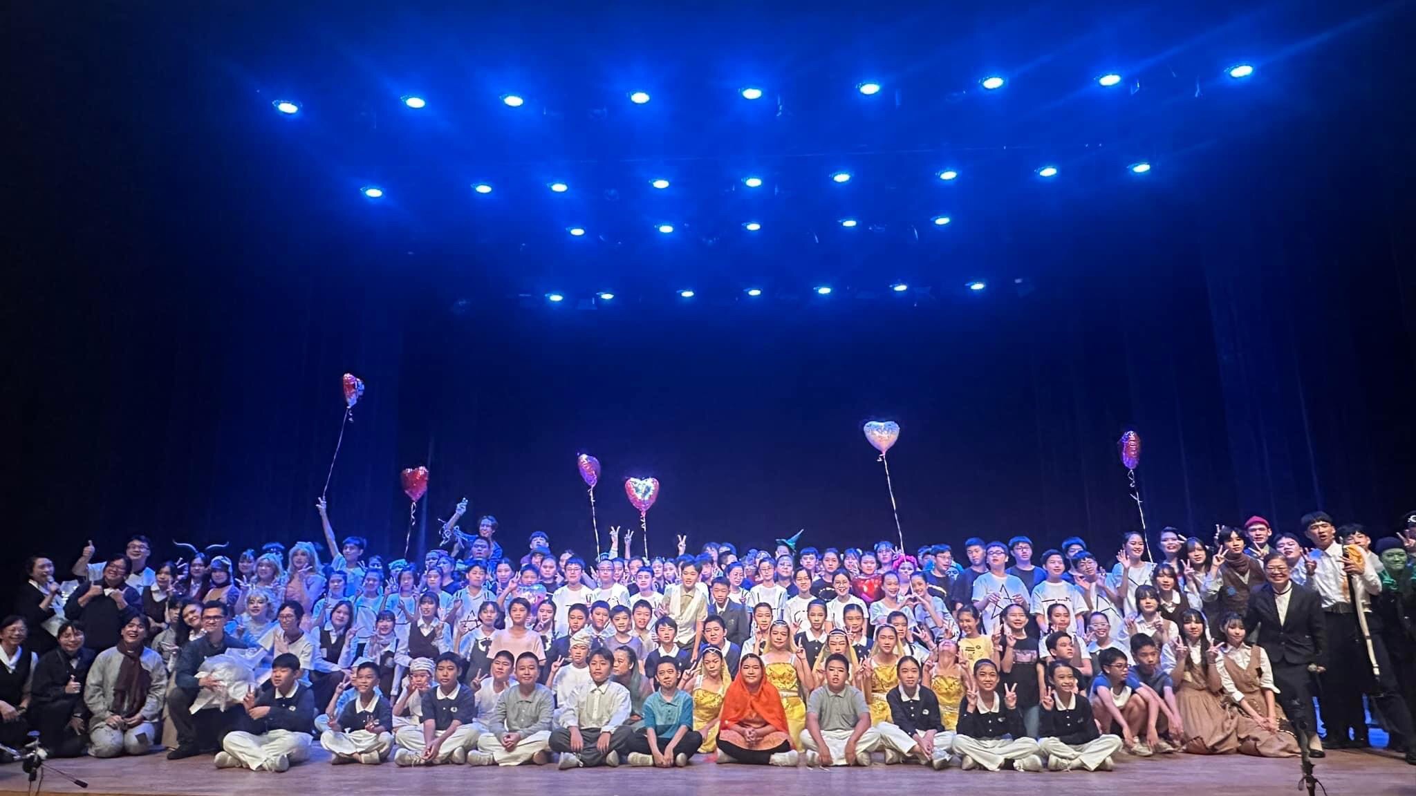 演出圓滿成功大合照