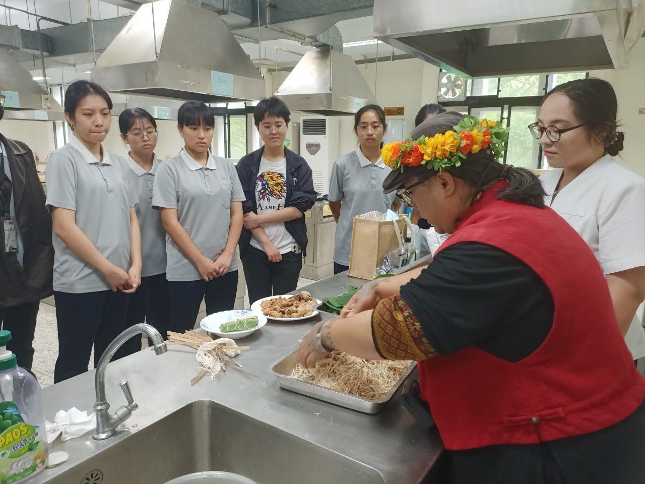 傳統飲食「Cinavu」吉納福,是魯凱族遇上重要喜慶或貴客臨門的代表性點心。