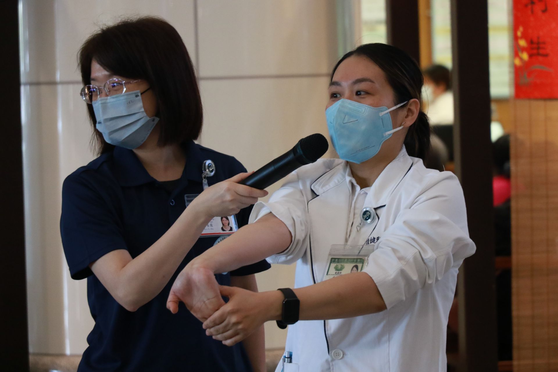 台中慈濟醫院職能治療組長余沛珊示