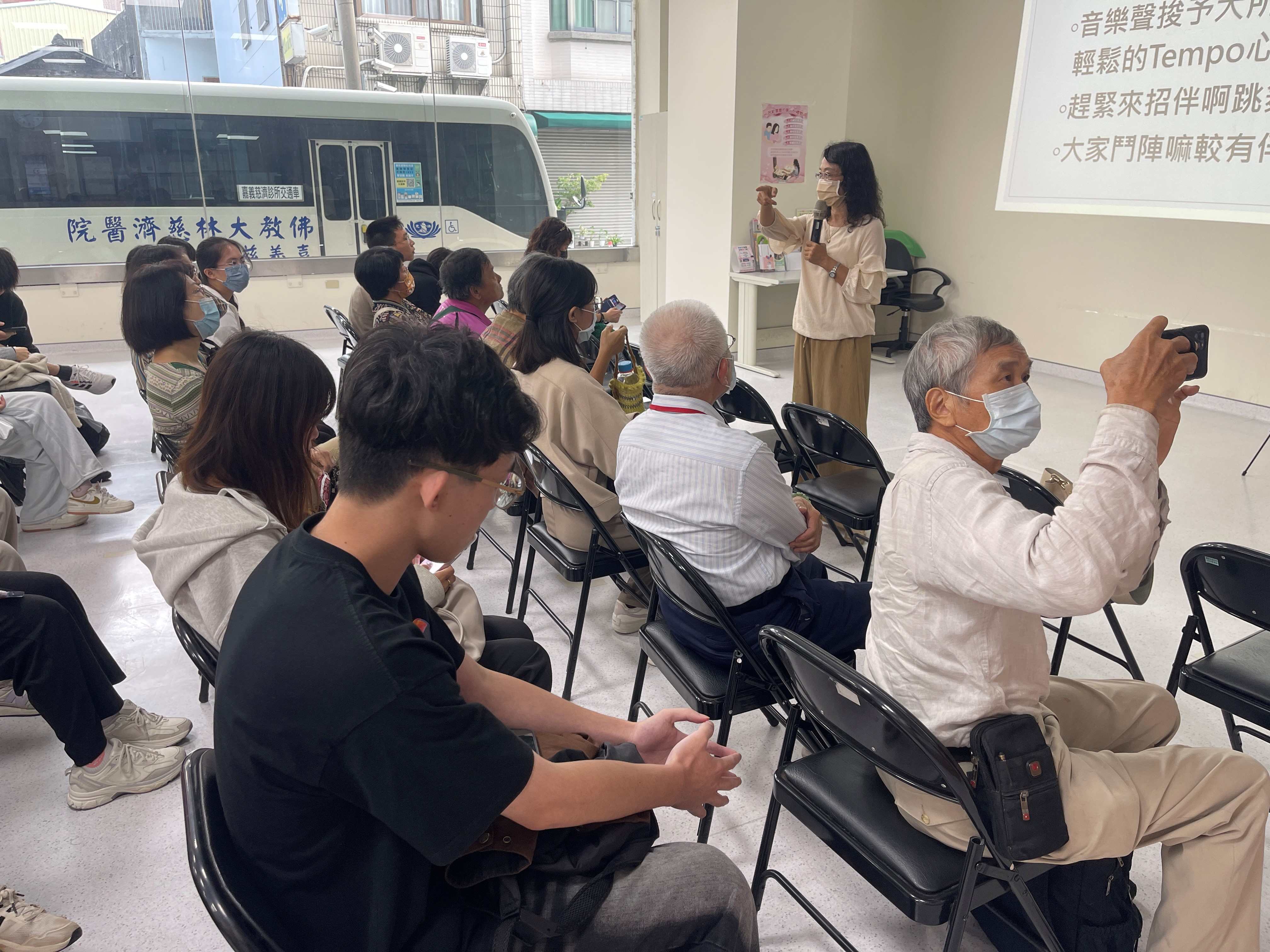 中正大學陳毓璟教授指出,社區的資源不僅能服務在地居民,還能與大學教育相結合,為學生提供健康照顧產業的實際視野。