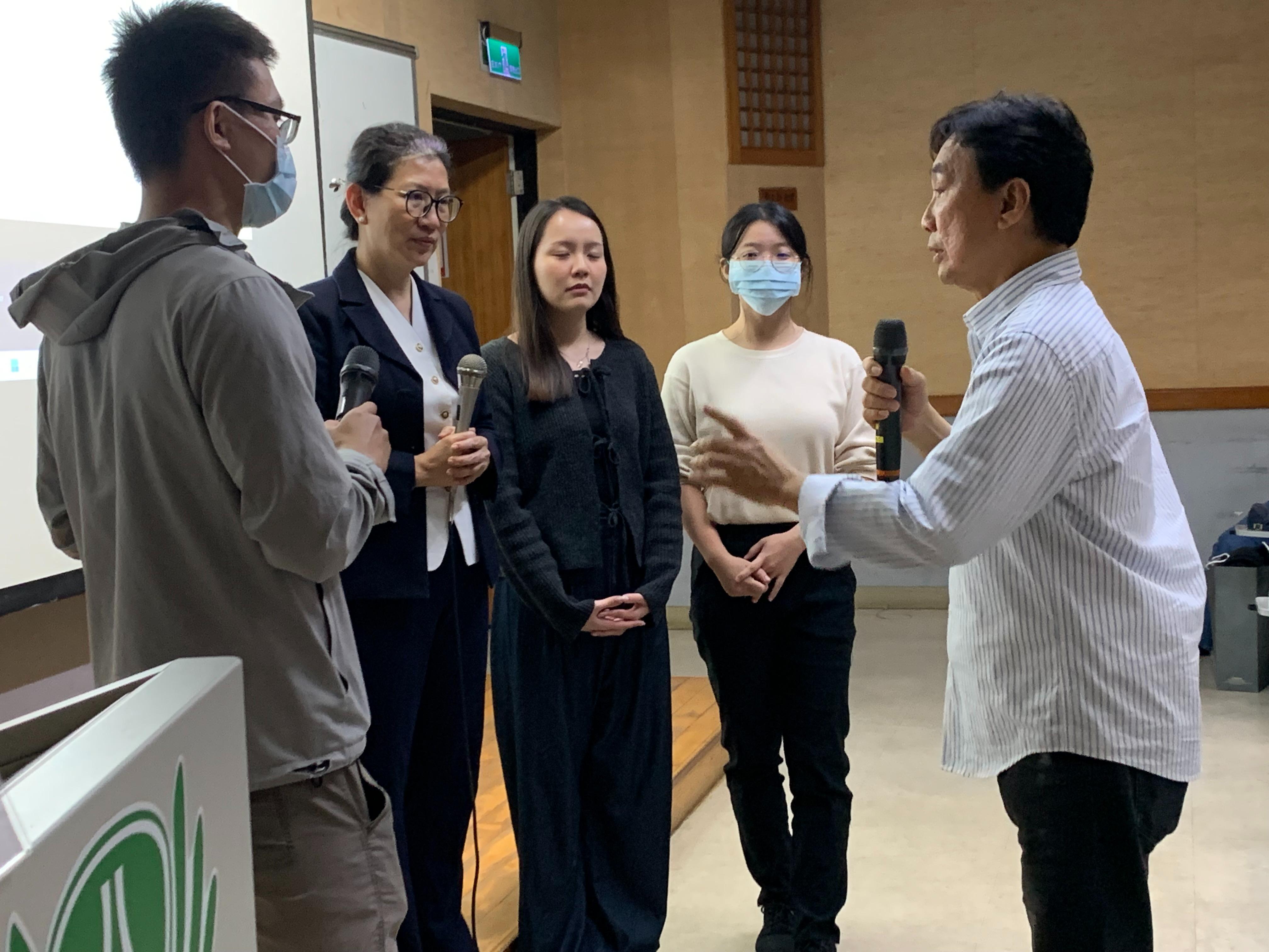 後中醫學生克服害羞演練,總裁親自指導分享