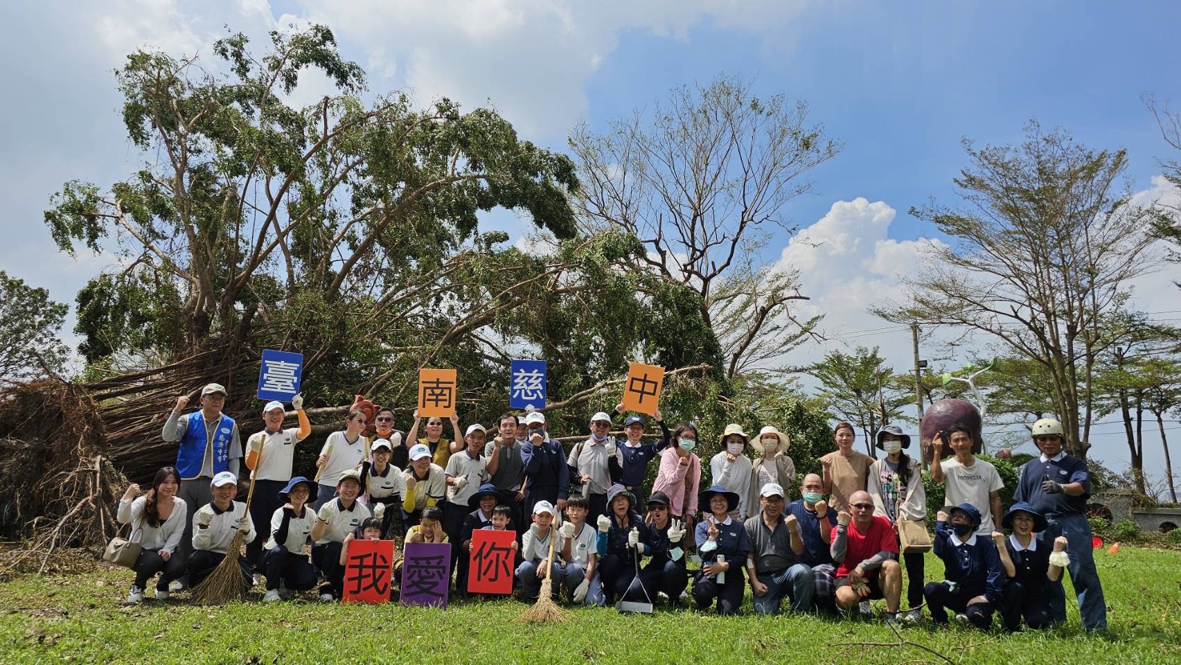 親幫親、鄰幫鄰、學校幫學校的團隊力,聚集愛心螢光照亮校園