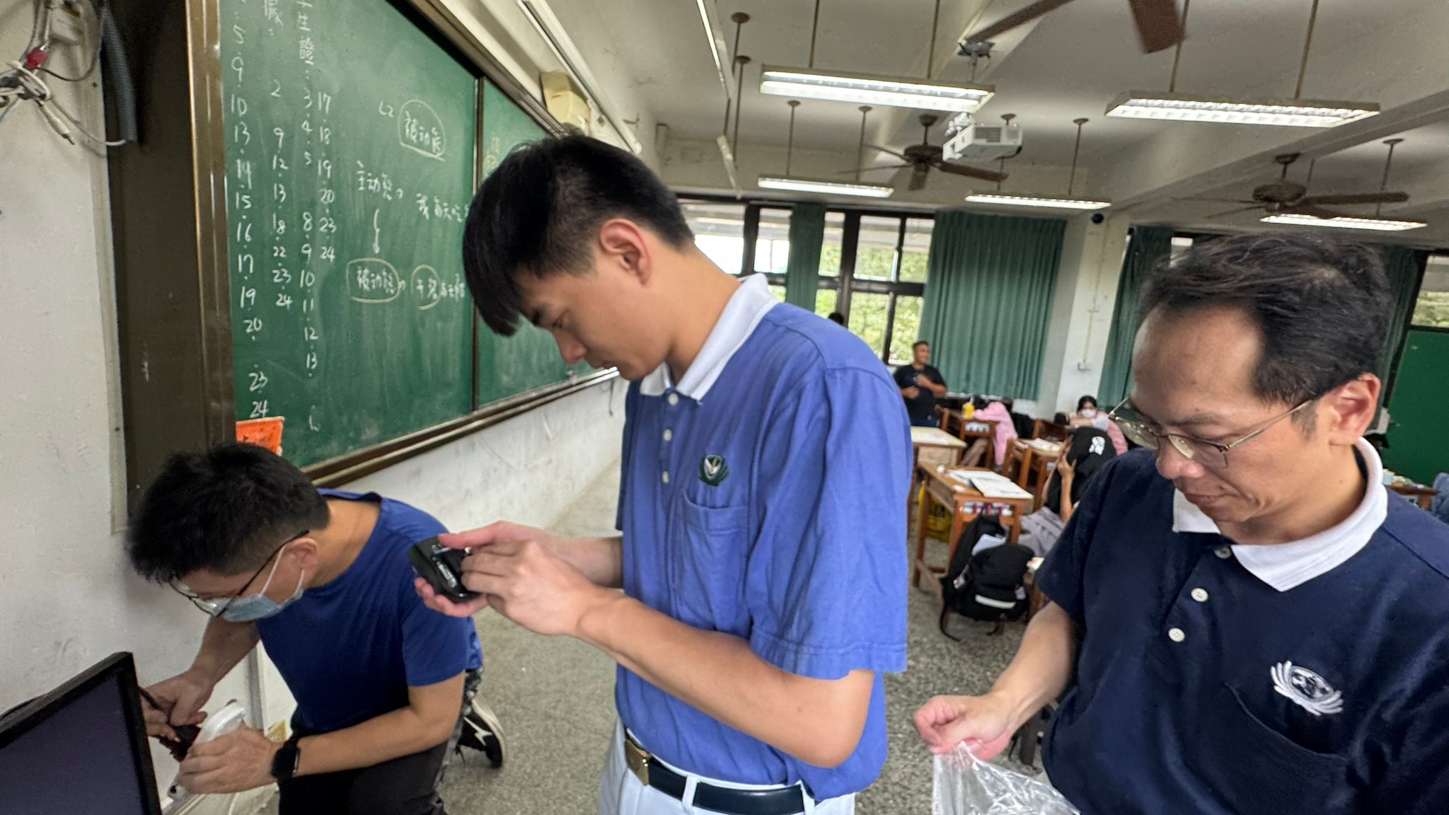 志工於9月30日前往卓蘭高中進行再生電腦安裝作業,當日為上課日,當志工完成安裝後,同學們就能當場進行使用電腦設備。