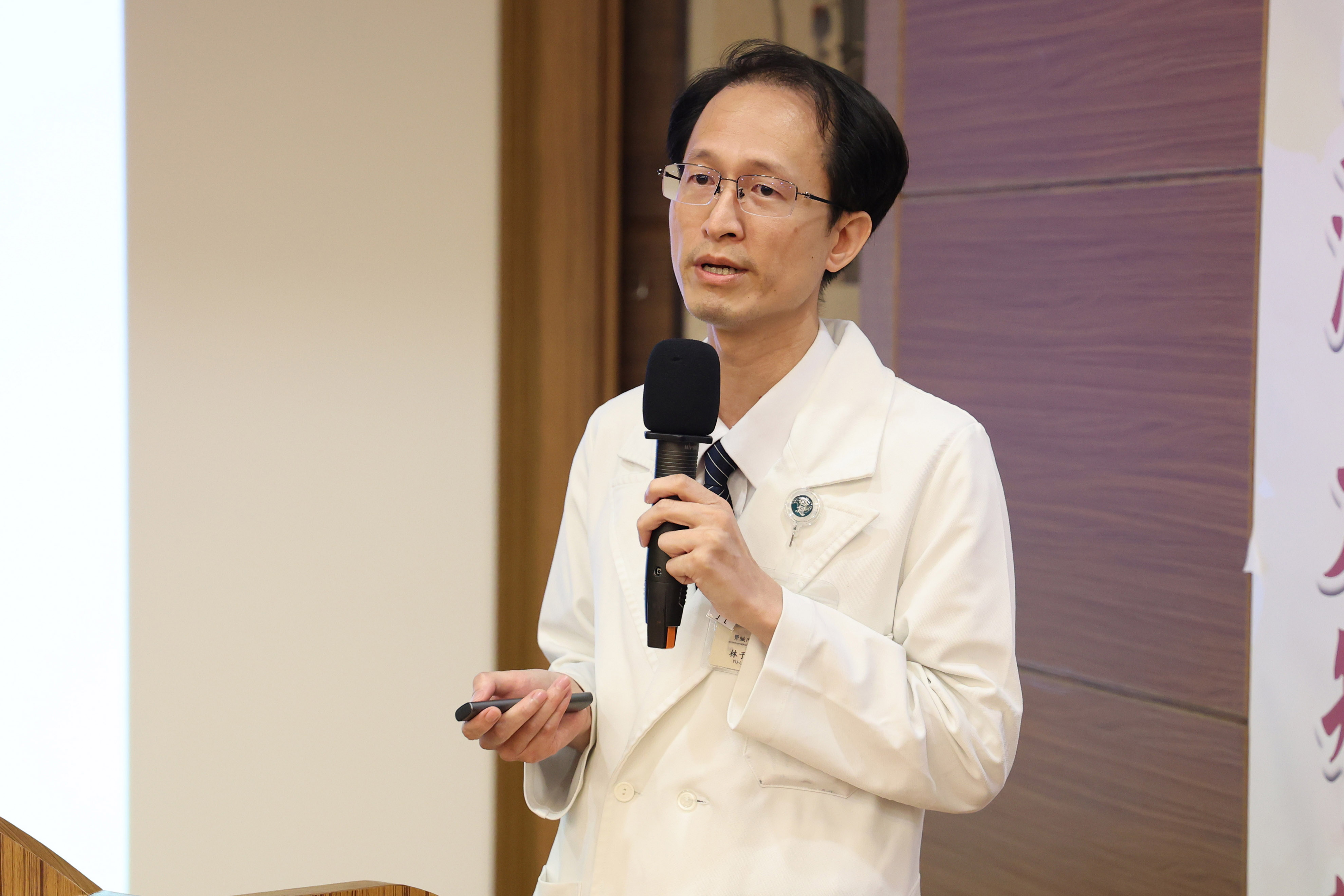 慢性腎臟病防治中心林于立主任分享15項妙招,帶領腎友與民眾一起養成護腎好習慣。