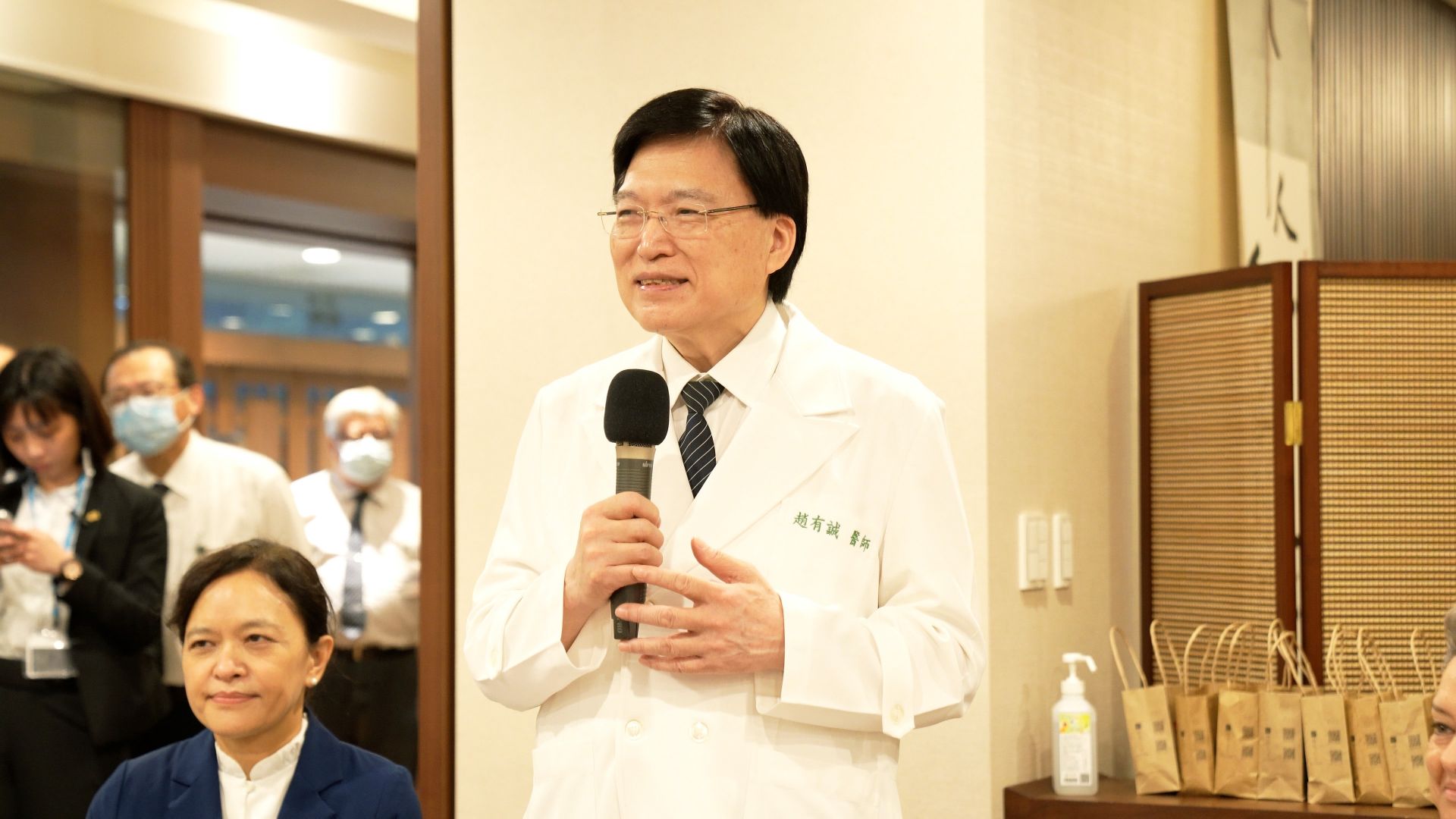 台北慈濟醫院院長趙有誠表示,秉持證嚴法師創辦醫院的精神,以感恩、尊重、愛為核心