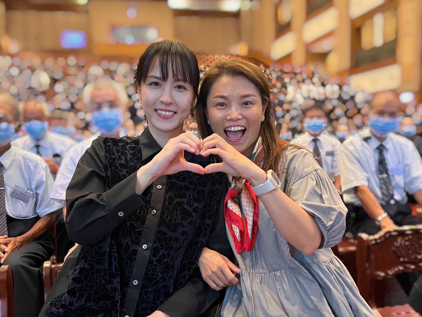 大愛劇《血 ‧ 拾人生》魏蔓飾演「李亞倪」,與角色原型合照。