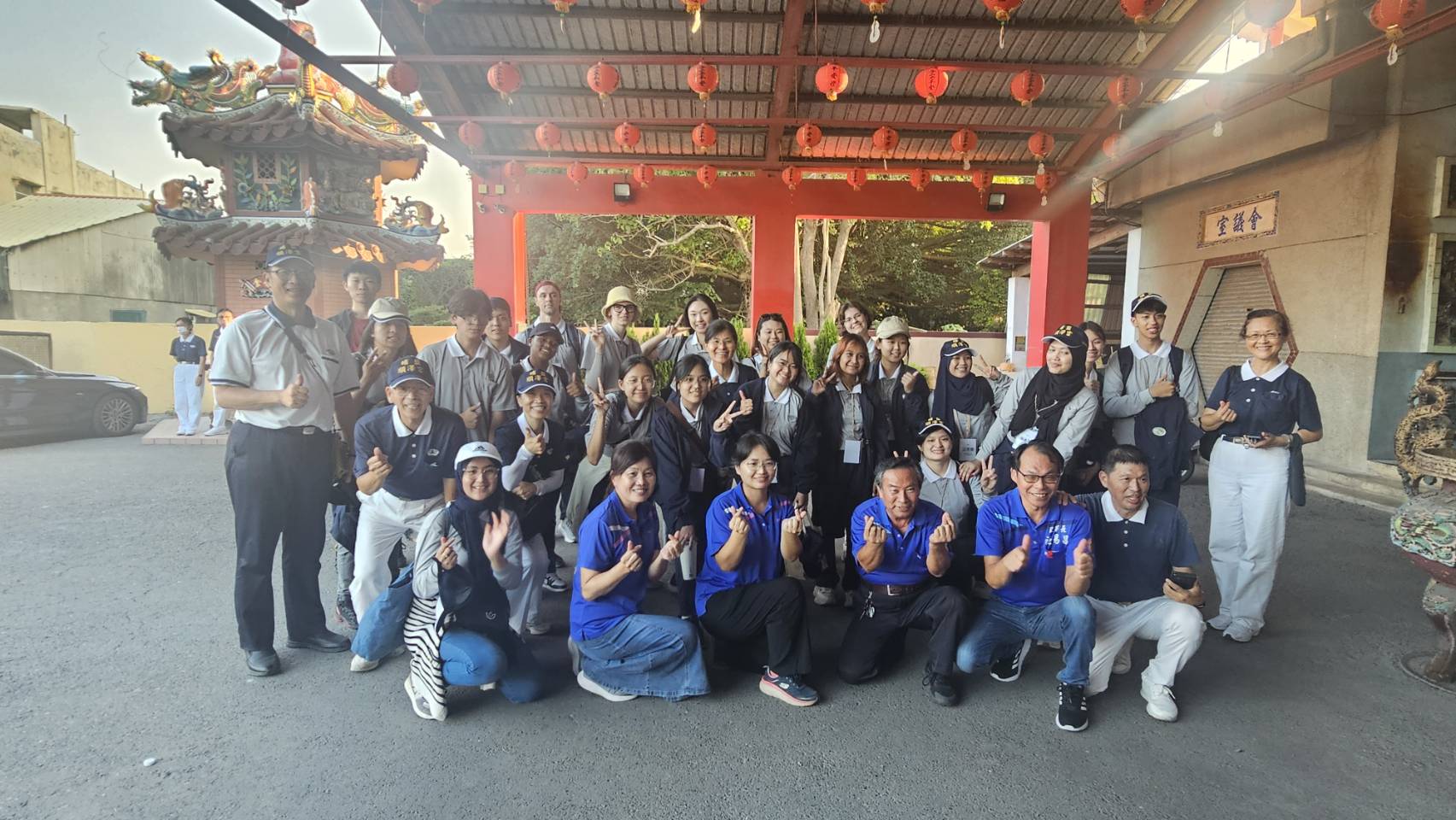 慈大21位國際學生,前往彰化、大甲進行為期三天的學習之旅。