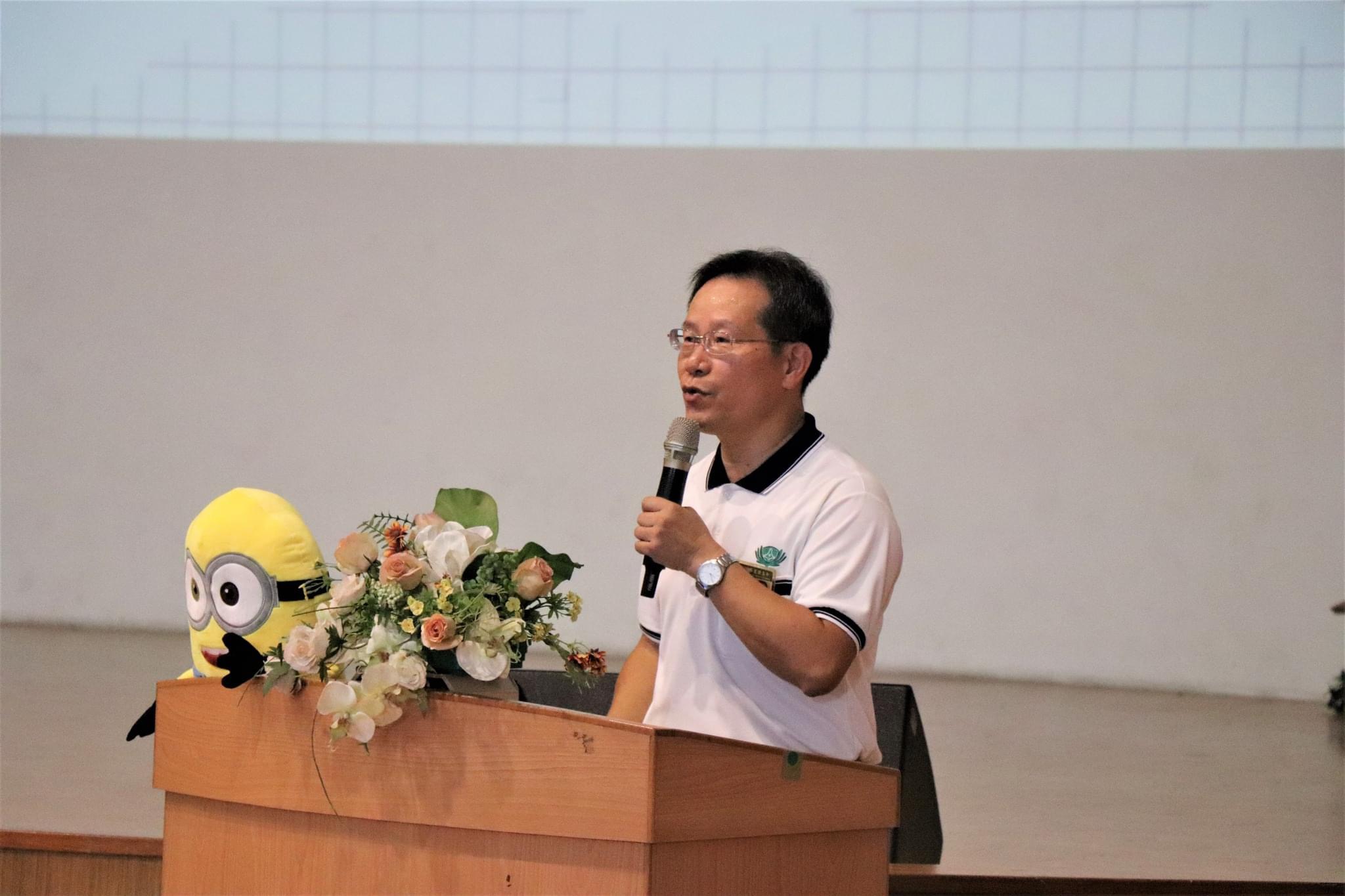 天和主任分享今年暑假帶領孩子參加美國夏令營,從活動中提升語言能力,開拓視野、與培養其獨立能力。