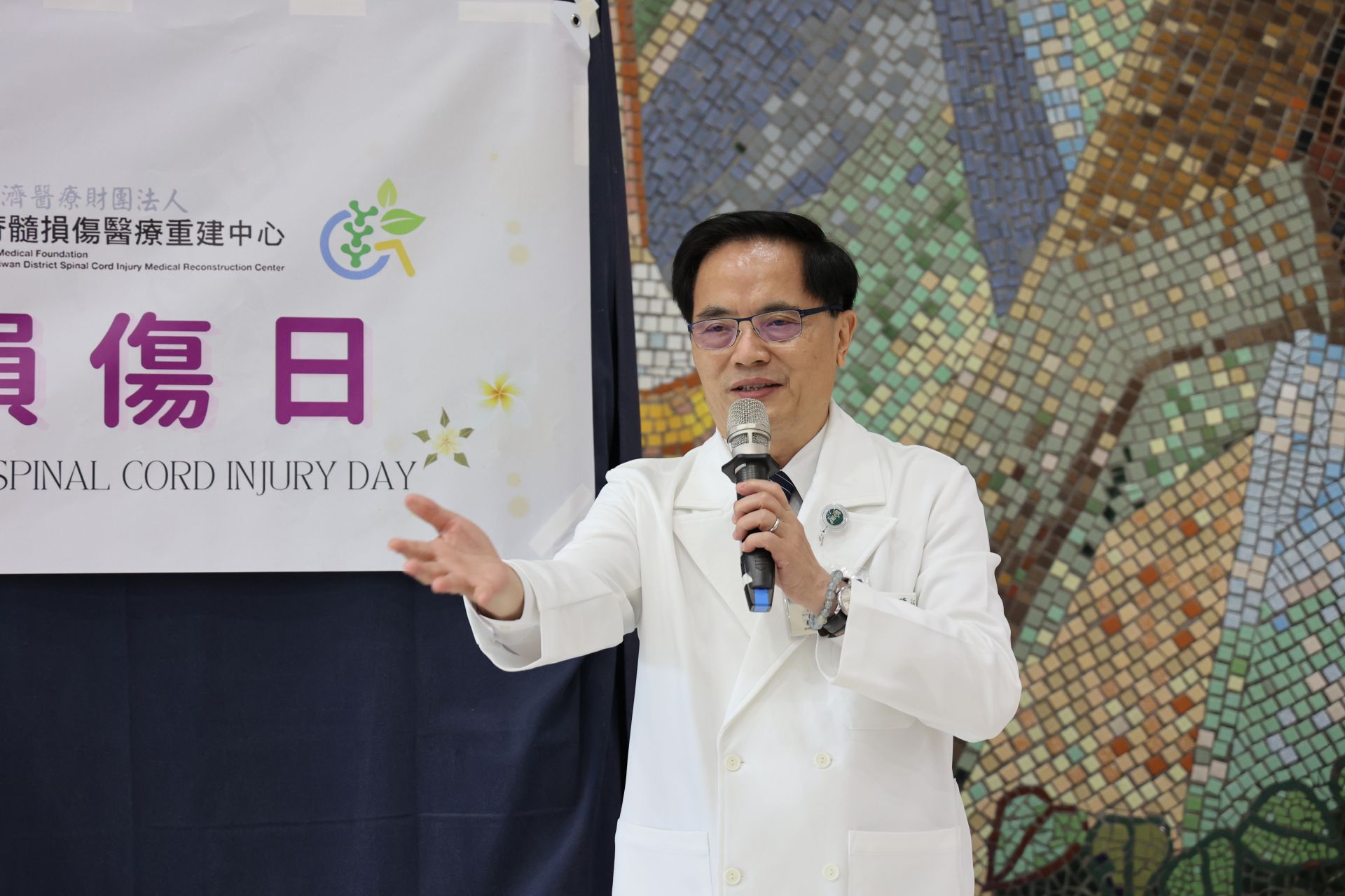林欣榮院長帶領神經外科團隊已努力20多年,包括他、邱琮朗主任、蔡昇宗主任、洪祥益主任……等,從G-CSF幹細胞療法到以自體骨髓間質幹細胞回輸手術,現今已是一個中西醫復健的跨醫療團隊。