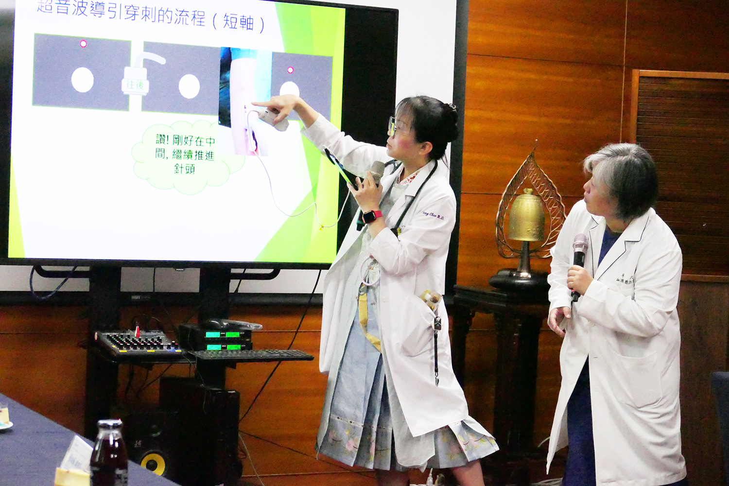 日本東京木村病院血液淨化室陳莉薇主任,分享使用超音波輔助扎針技術。