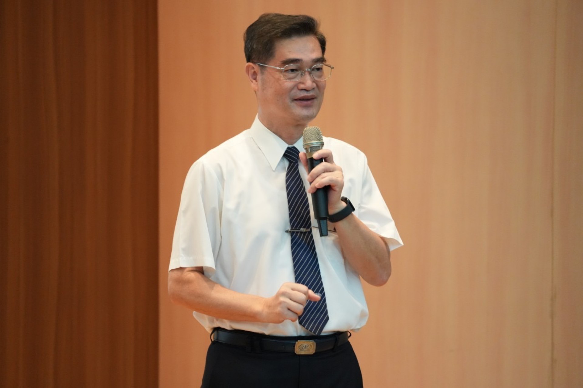 姚智化校長特別親臨音樂會為孩子勉勵,也感恩家長的支持與參與。