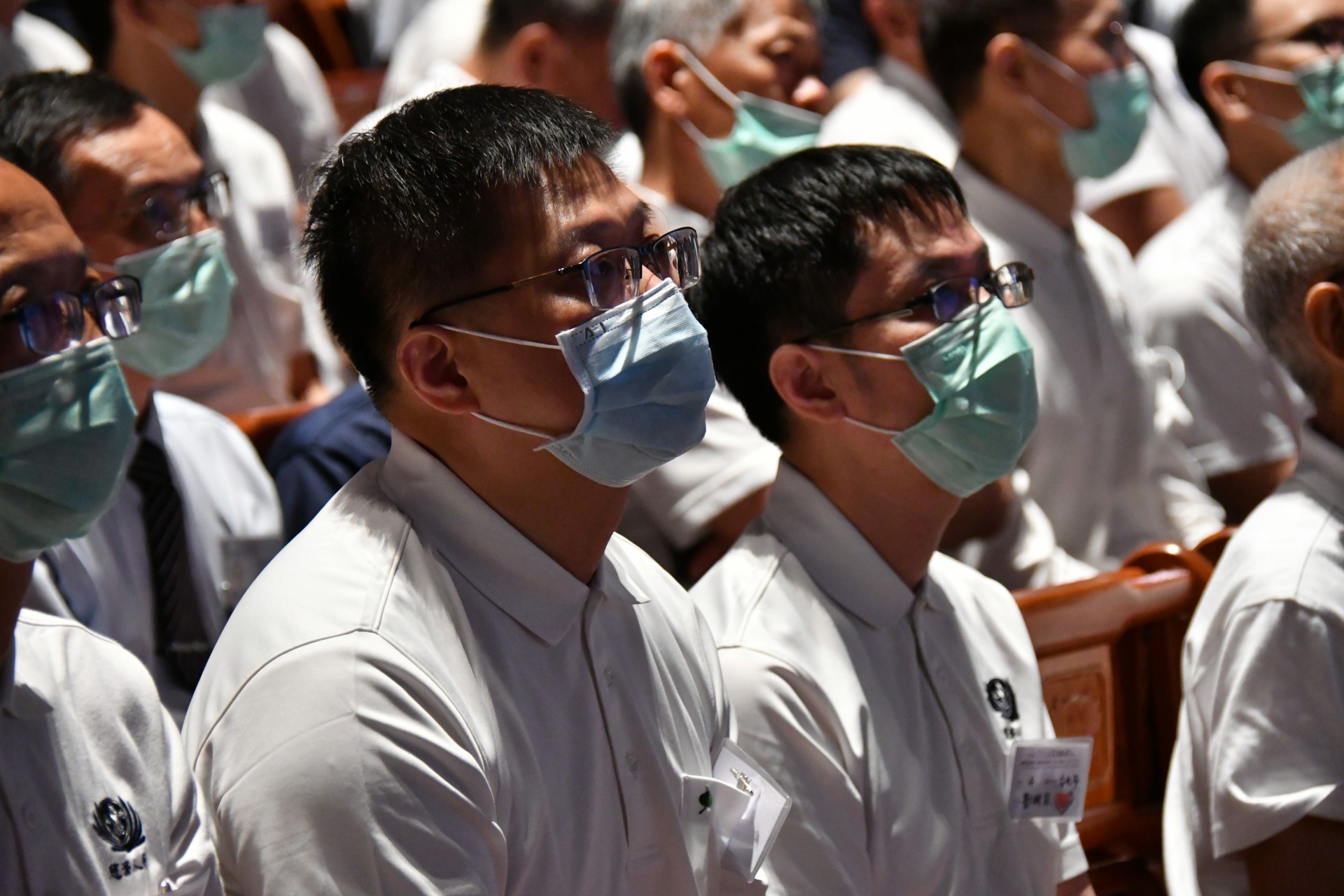 中醫師劉明宗(右一)非常喜歡施振榮「創造社會利益」的論點。