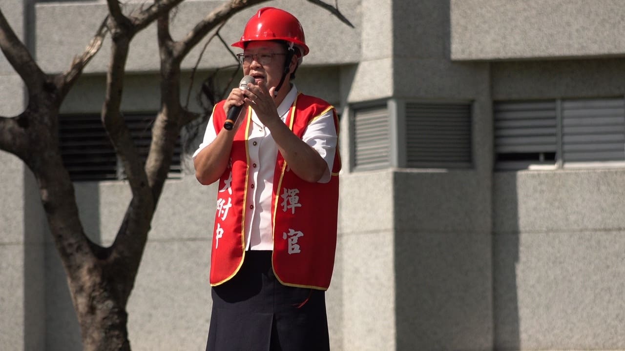 指揮官李玲惠校長叮嚀。