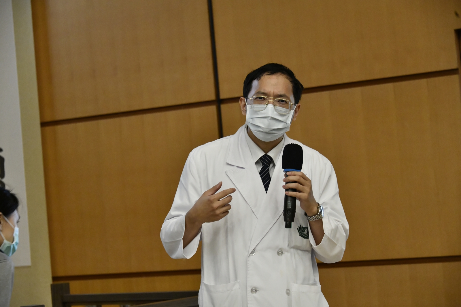 骨科江晏昇醫師分享「骨刺不要緊,痛起來很著急」。