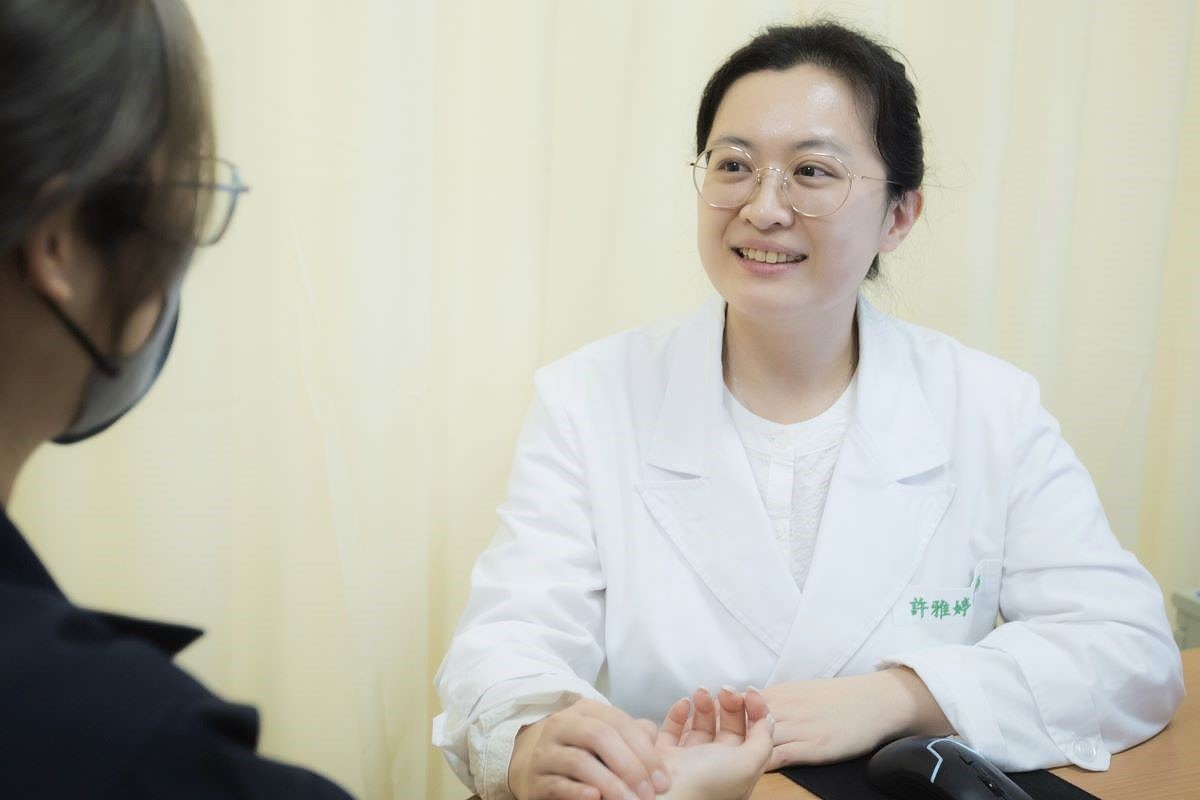 許雅婷醫師看診照示意照。