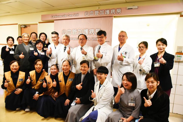 病房由心臟血管外科許永亨醫師擔任病房主任,呂佩潔醫師擔任專責醫師,並整合體外循環小組、護理團隊、專責藥師、復健師、呼吸治療師及社工人員等,心臟專科醫師的心血管專科加護病房。