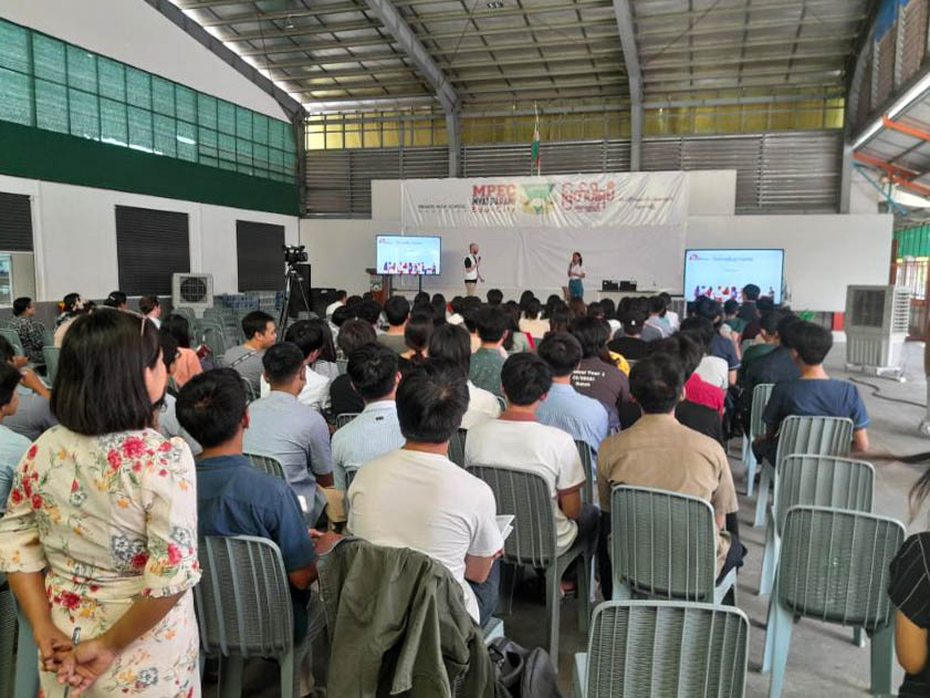 無國界醫生的工作人員為志工醫學生提供心理健康照護的緊急培訓。照片拍攝於2025年4月3日。