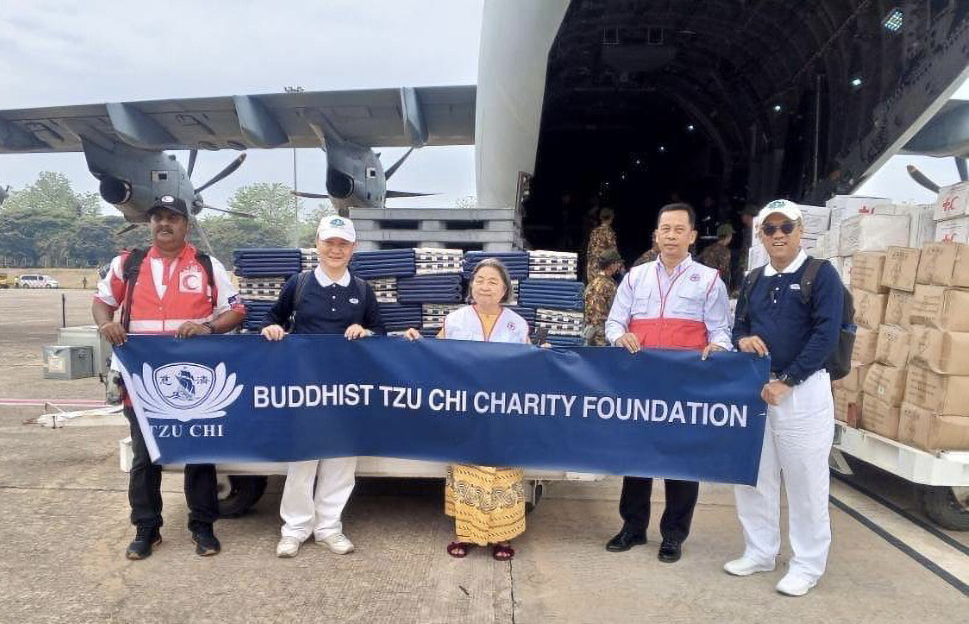 慈濟援助緬甸國濟賑災空運物資已抵達緬甸奈比都。