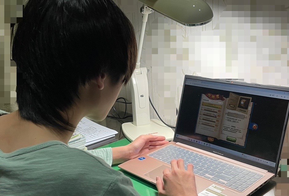 阿澤線上參與「PaGamO素養盃挑戰賽」。