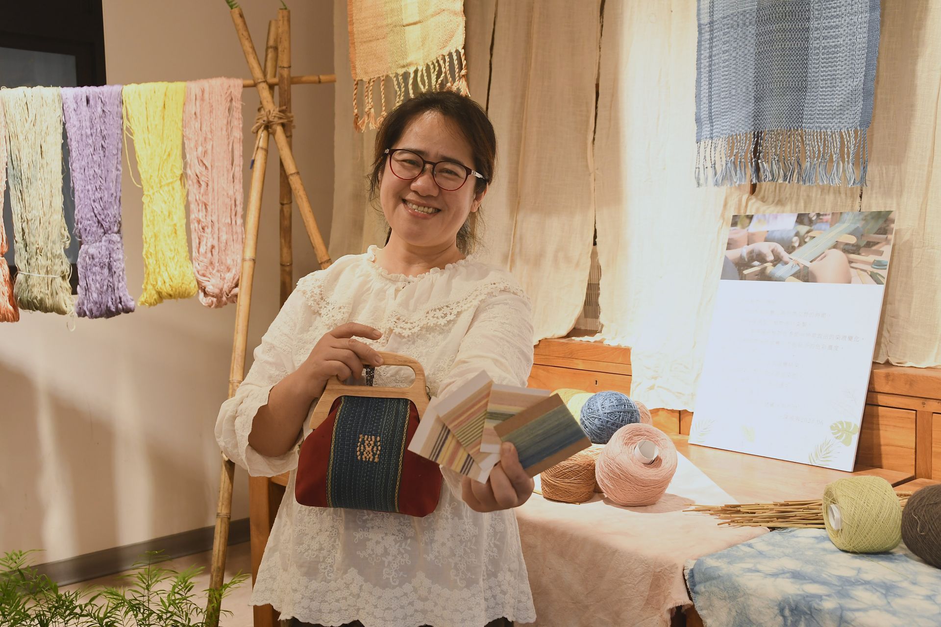慈大駐校藝術家染織創作展 邀約師生手作聯展