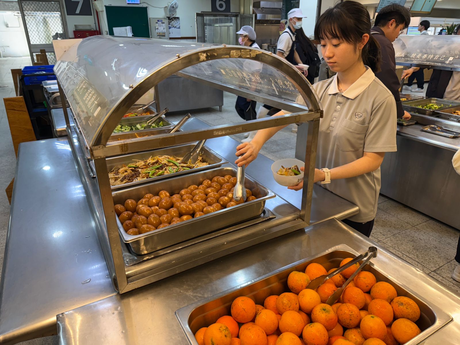 學校提供提供健康實惠蔬食餐點