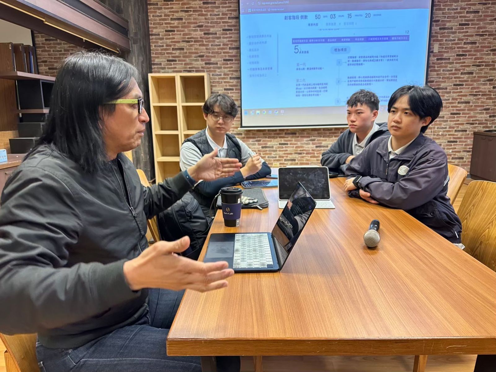 提供團隊諮詢輔導