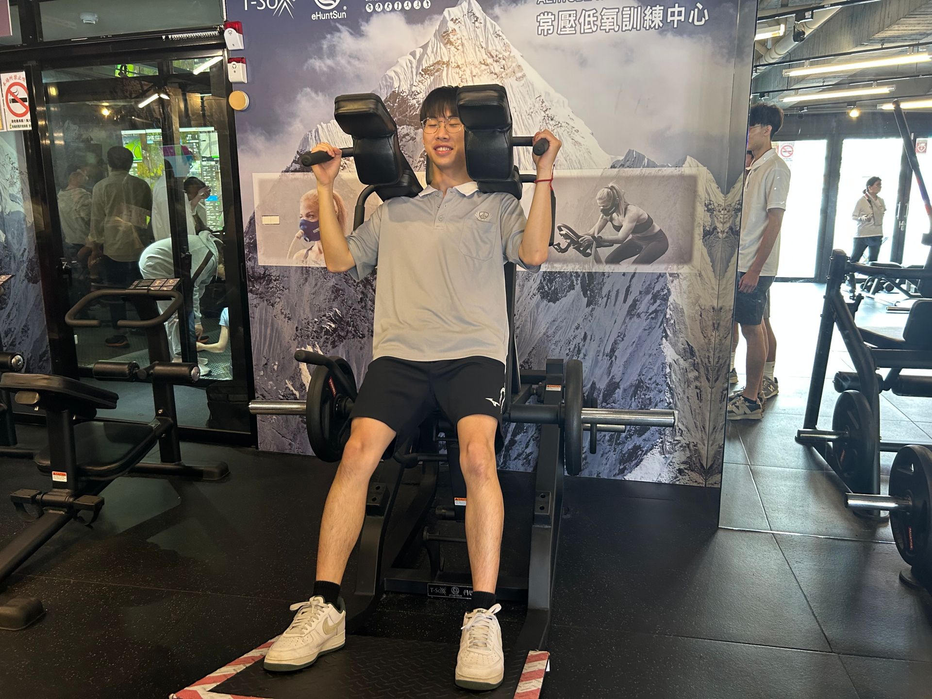 慈大物治學生體驗阻力式伸肌運動