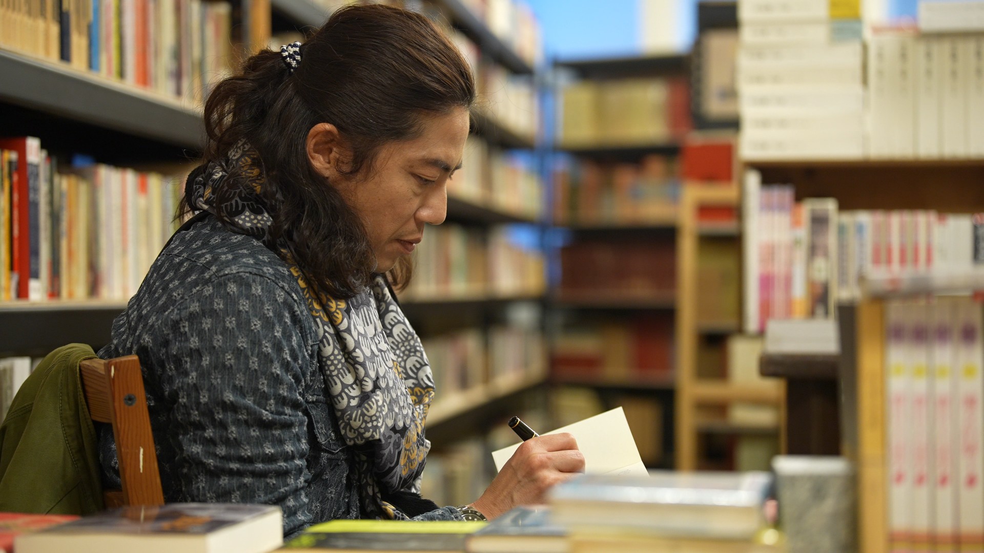 文案「鬼才」、廣告導演盧建彰參加「青春愛讀書」節目