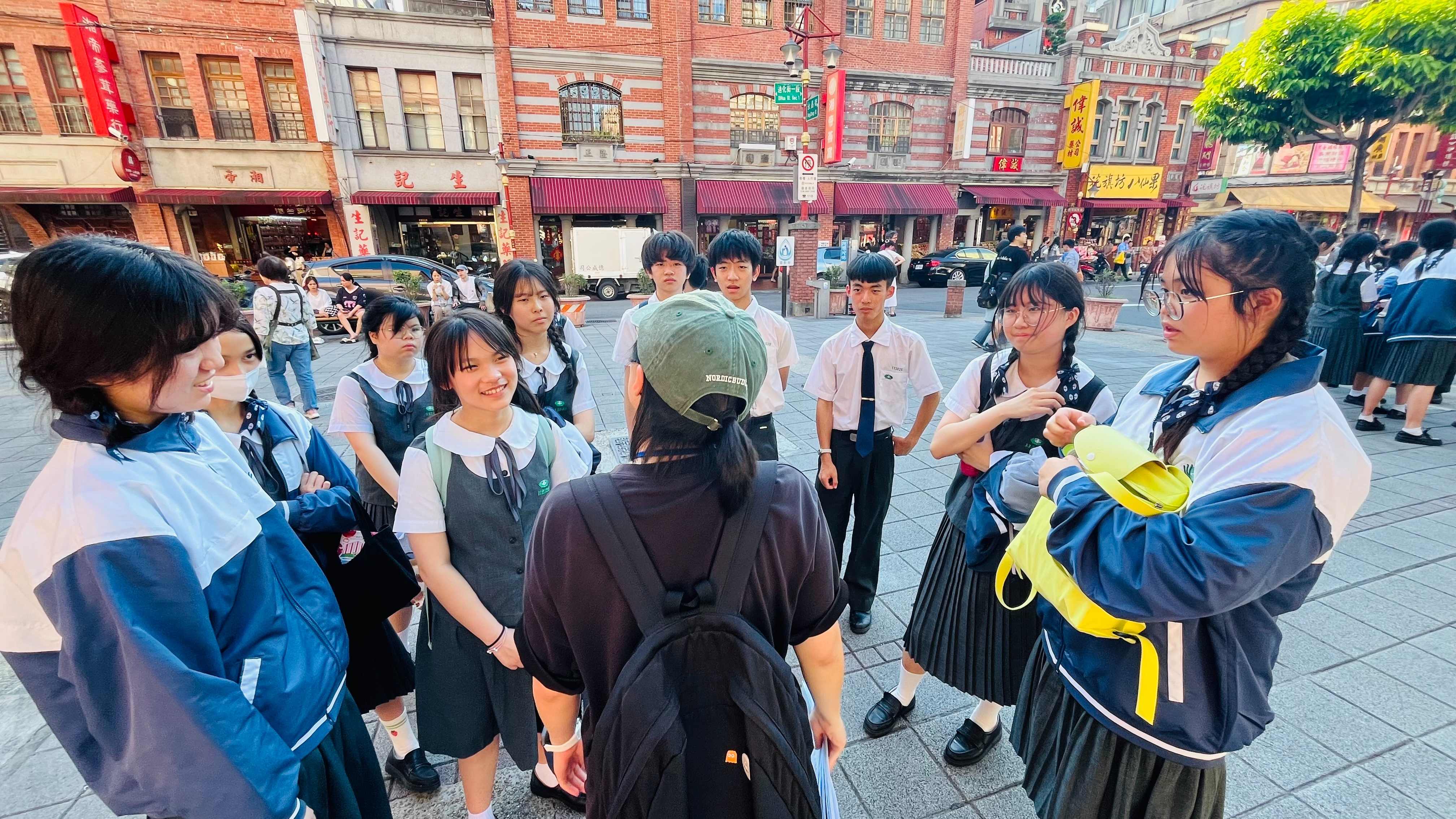走讀大稻埕,以全英文導覽整合語言應用和文史探究