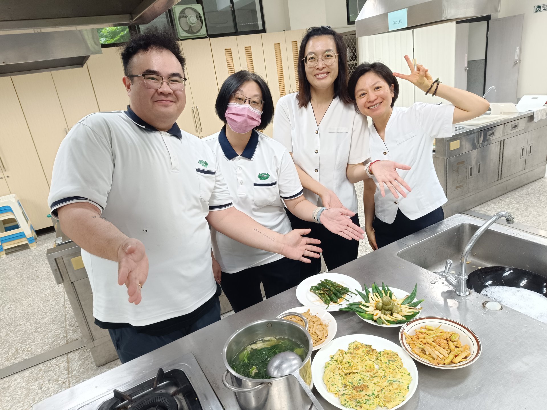 教職員成功完成五菜一湯