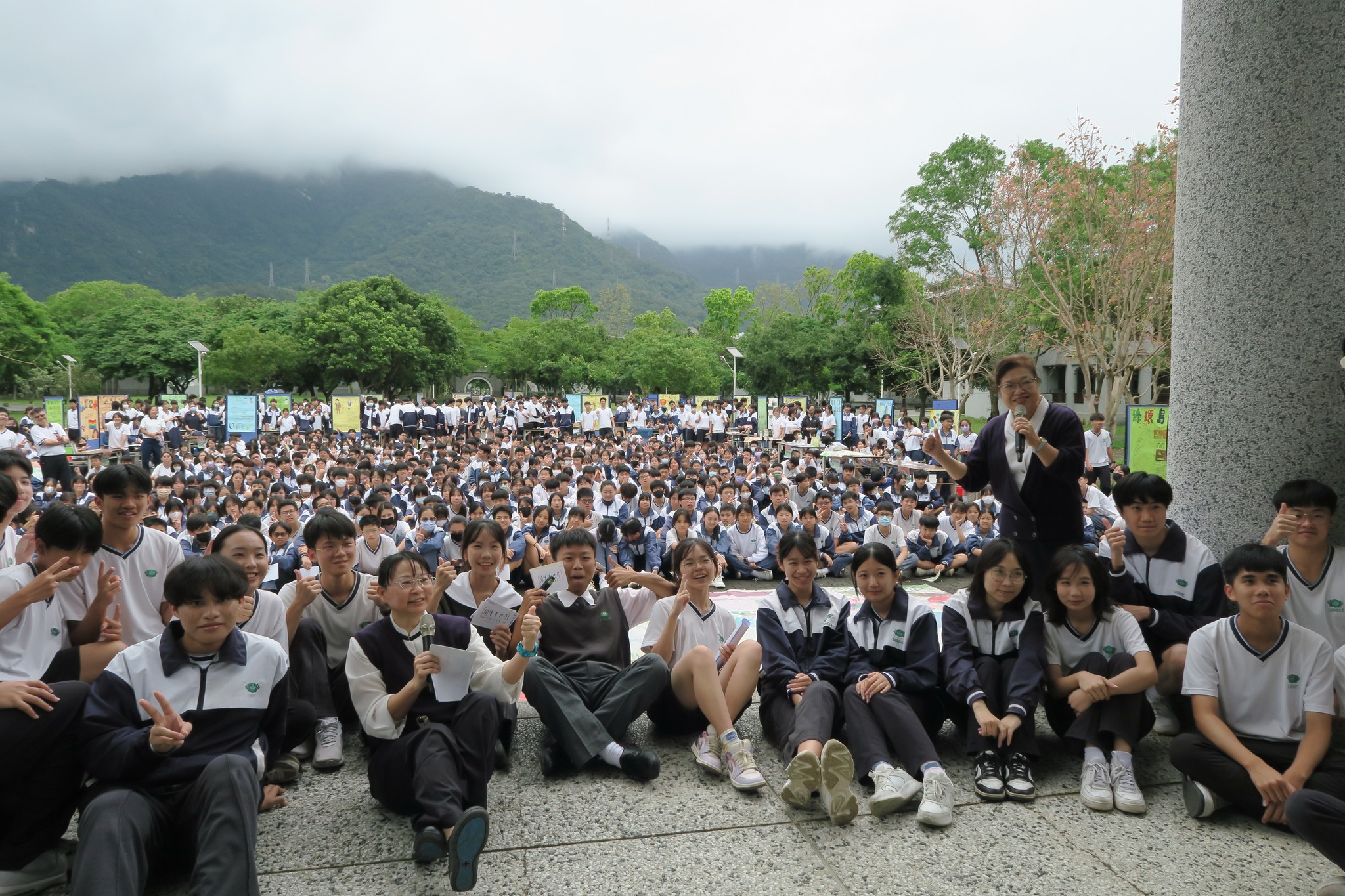 校長李玲惠親臨現場勉勵學生，肯定活動成果