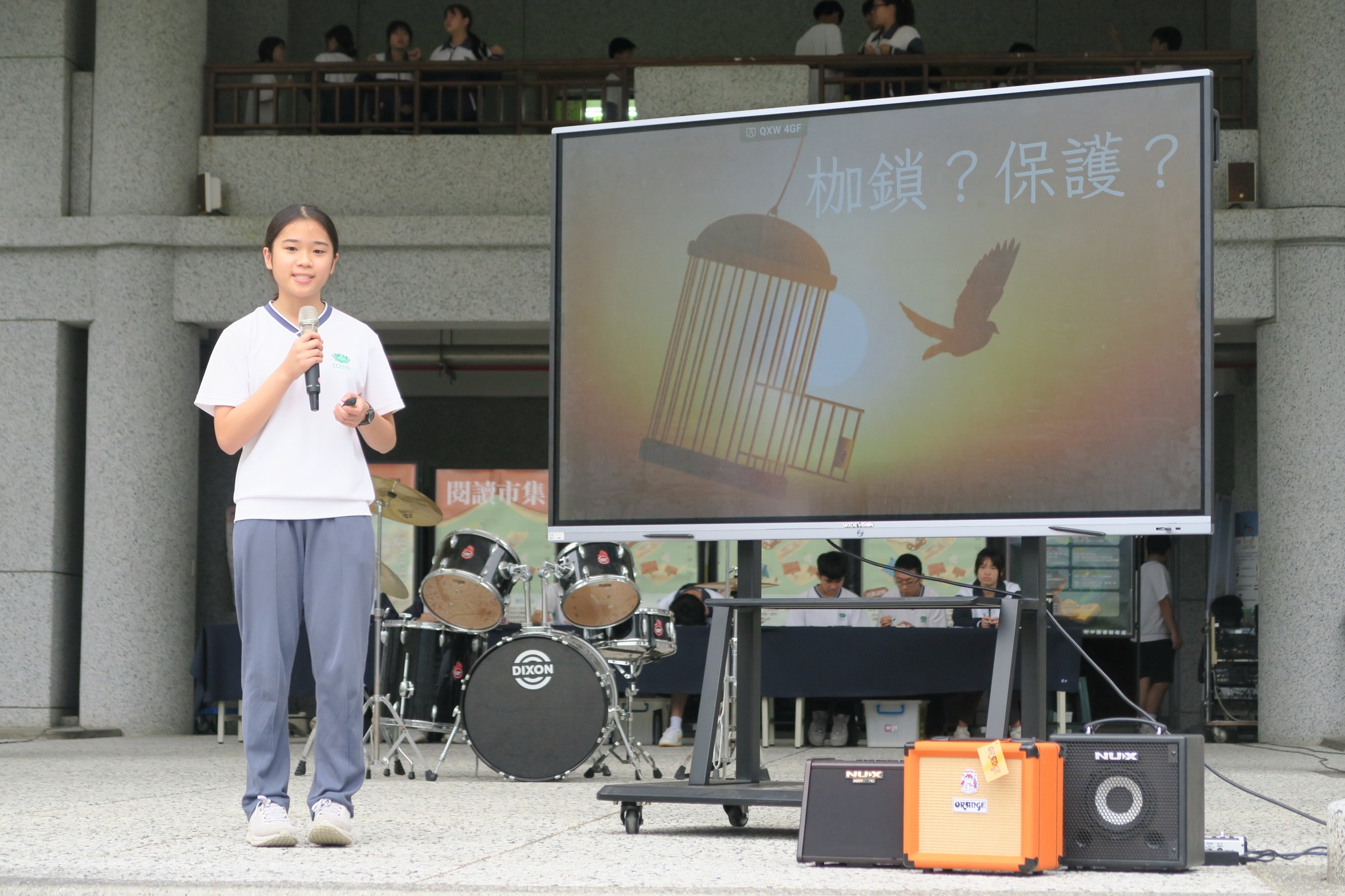 學生化身說書人，台風穩健，自信滿滿