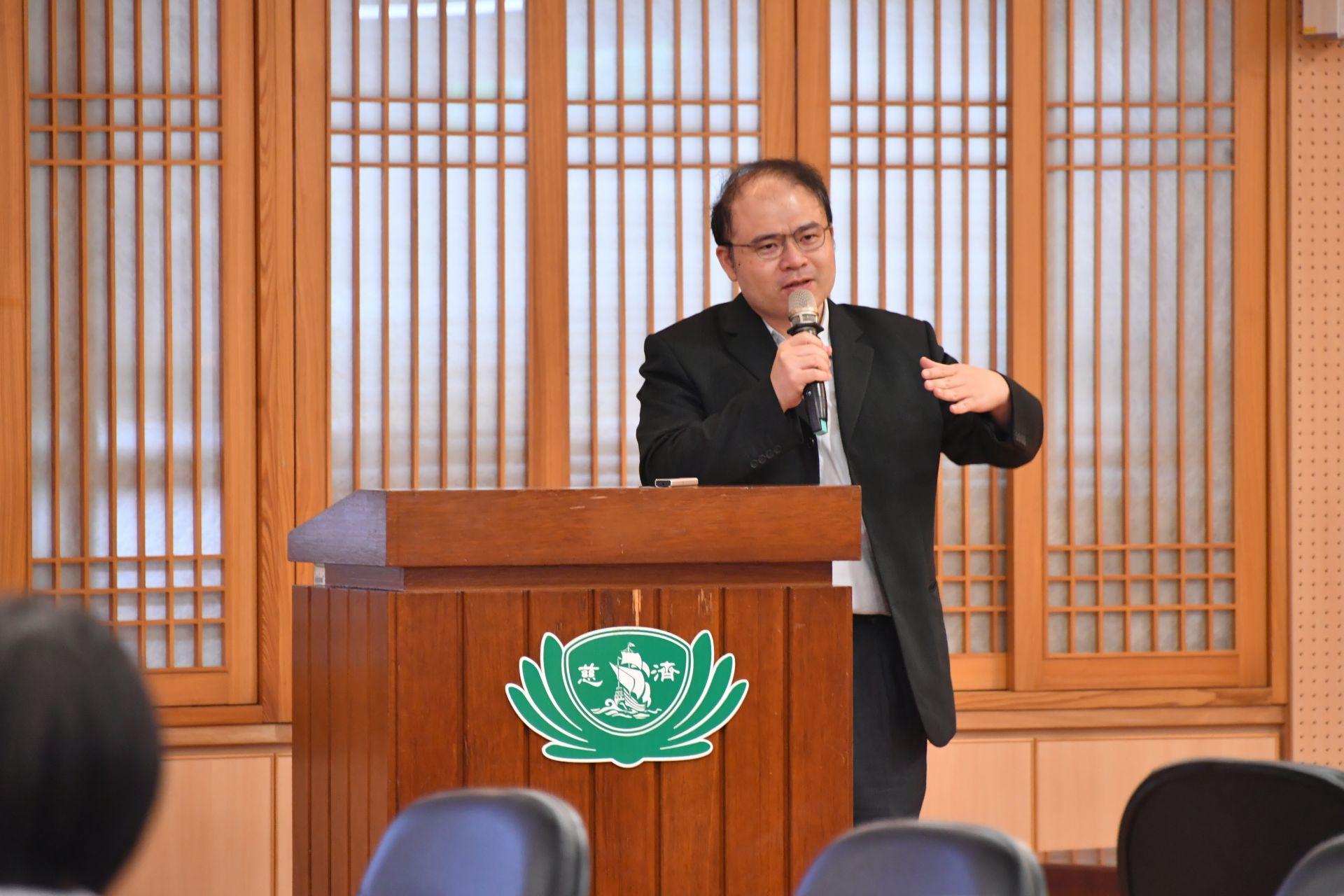 工作坊最後,由台灣ERAS學會理事長郭順文主持「ERAS專案給付關節置換術式共識」,與各院代表交流,花蓮慈濟醫院ERAS推動小組也特別感謝郭李市長這二年來的指導與協助。