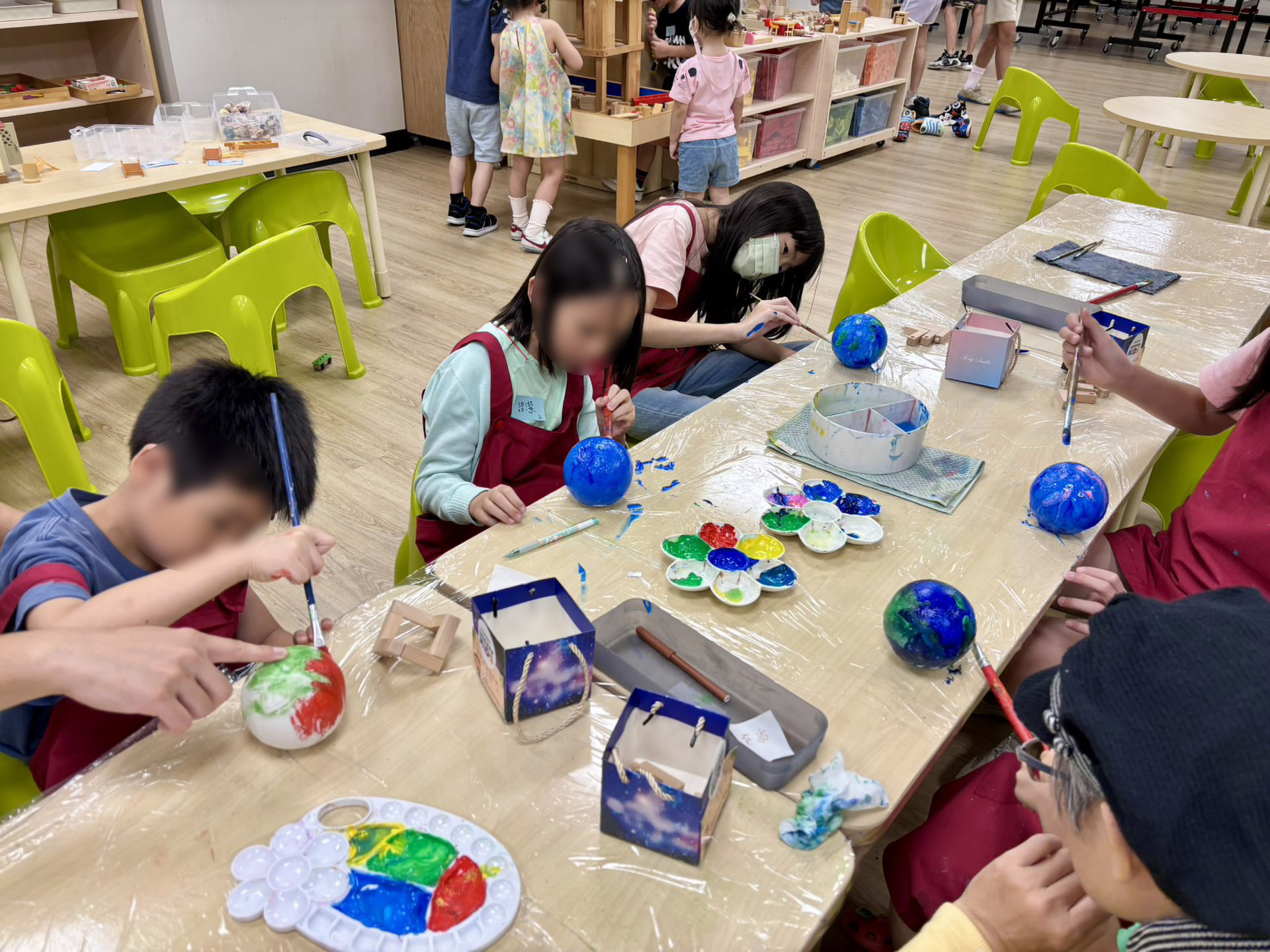 SHEKINAH KIDS孩子親手創作父親節禮物,向爸爸表達愛。