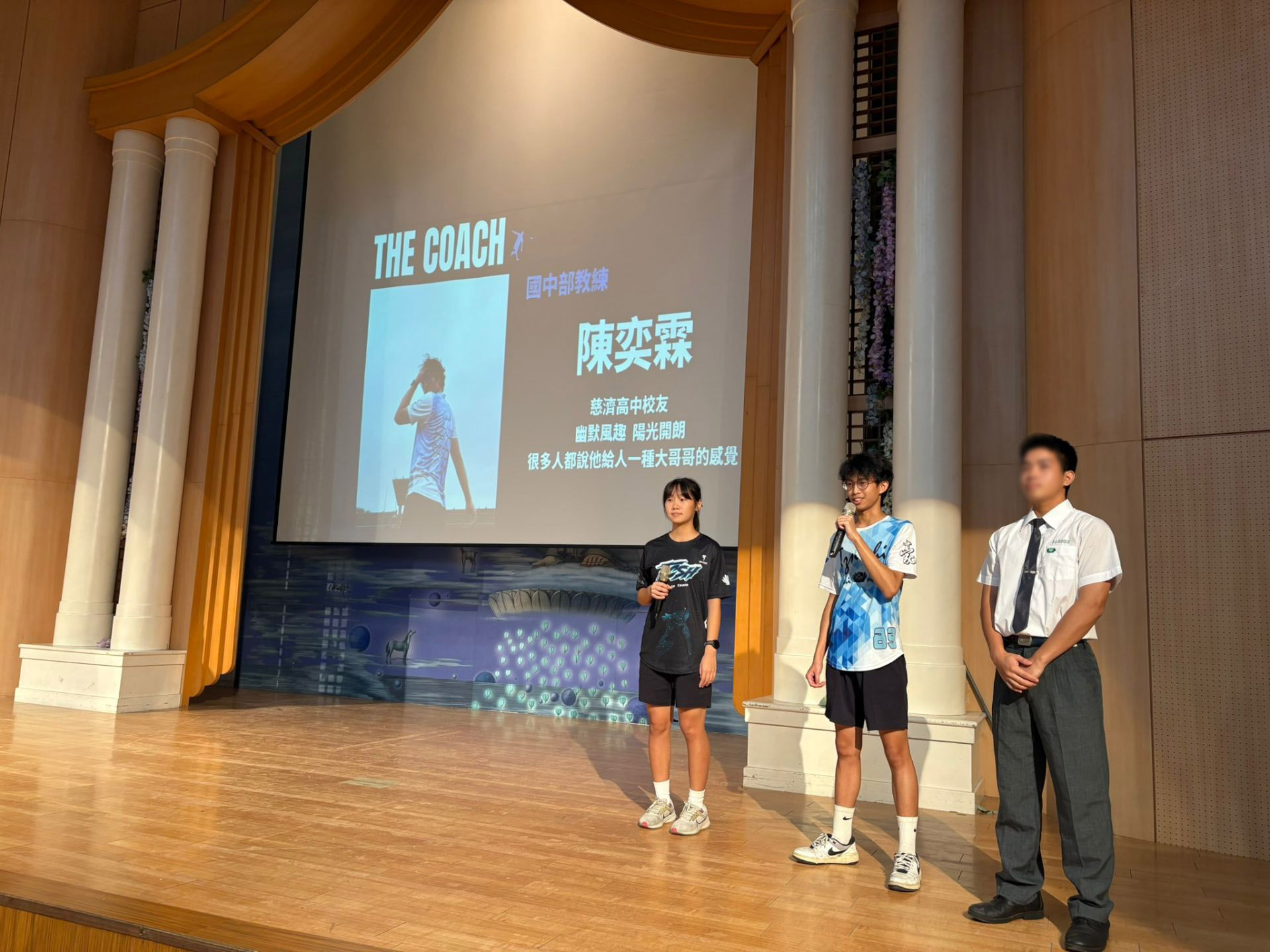 飛盤校隊學長學姊們熱情招募新隊員,歡迎大家一同加入!