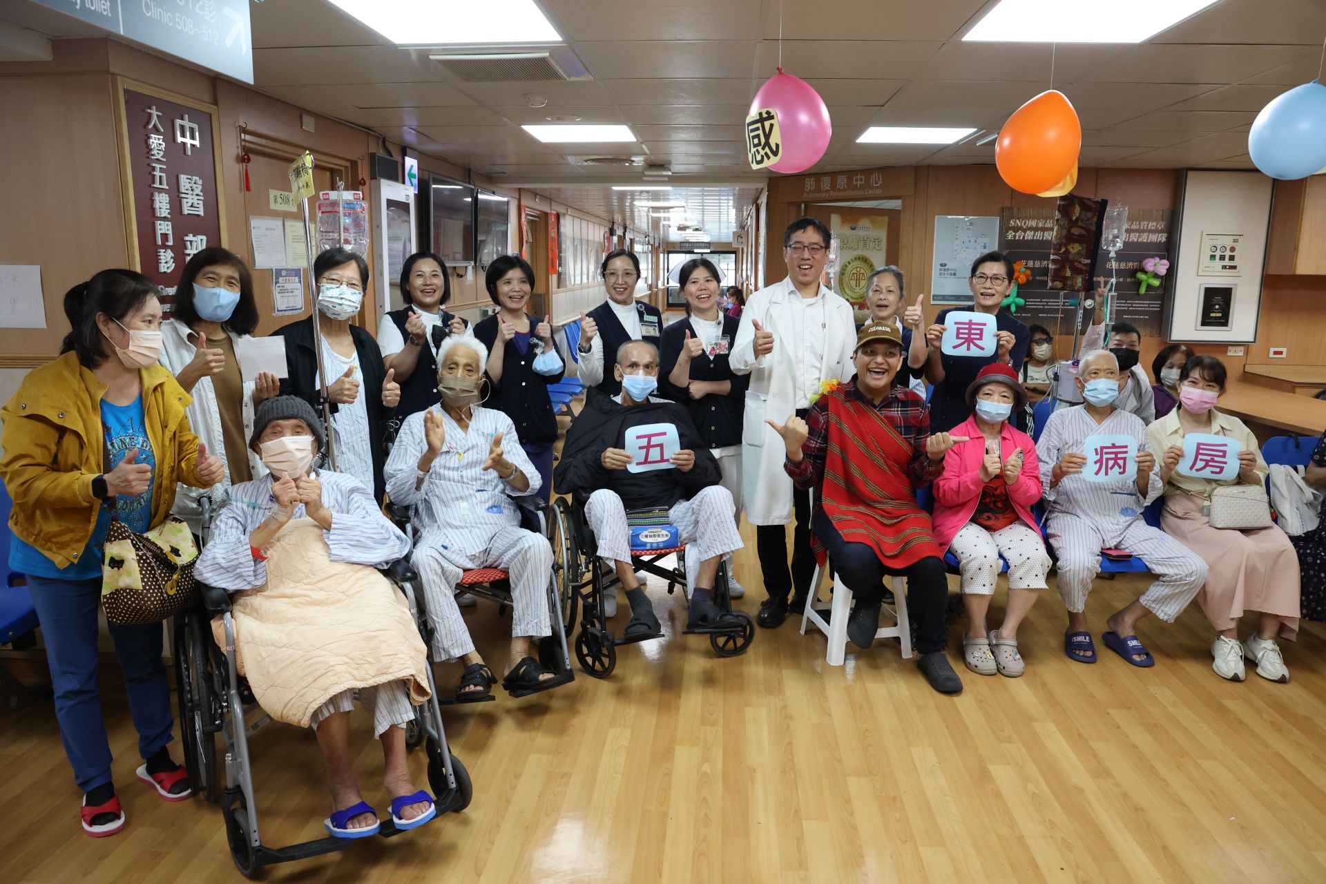 身為癌友,簡仁智選在父親節,以自己專業的歌聲帶勇氣給所有病友們,鼓勵大家一起加油。